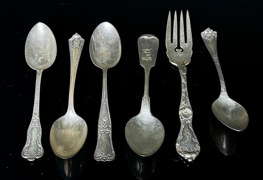 A Collection of Six Assorted American Sterling Silver Flatware Pieces. A collection of six 