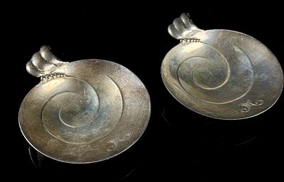 A Pair of Tiffany & Co. Sterling Silver Wave Edge Dishes 10 Ozt. A pair of sterling silver 