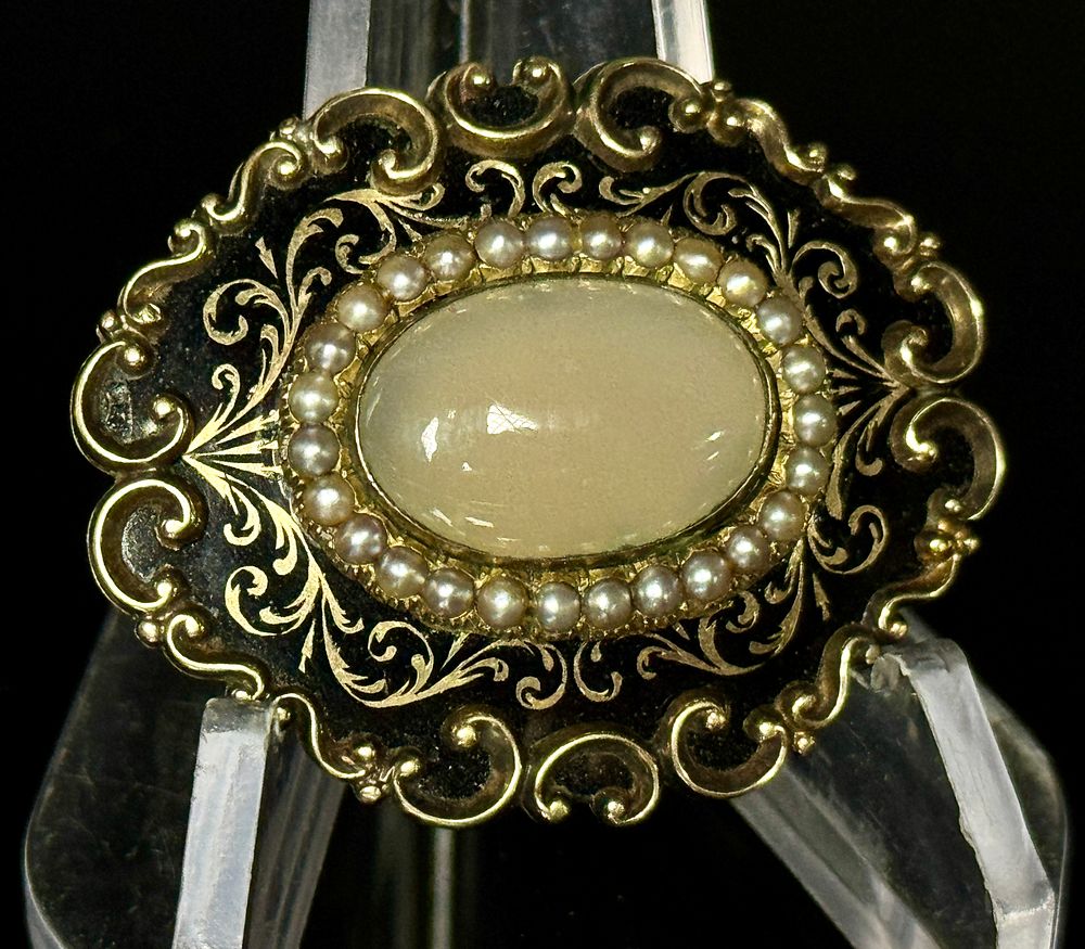 10K Victorian Mourning Style Brooch with Cabochon and Seed Pearls. A single antique or vintage 