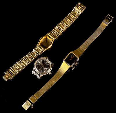 A Trio of Vintage Seiko Wristwatches and Components. This assortment consists of three Seiko 