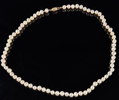 Cultured Pearl Necklace with 14K Yellow Gold Clasp. This jewelry item is a single-strand 