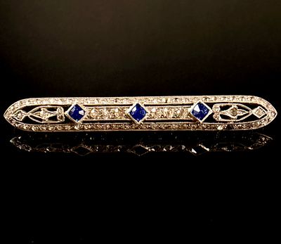 Art Deco Sterling Silver Filigree Bar Brooch with Blue and Colorless Stones. This Art Deco bar 