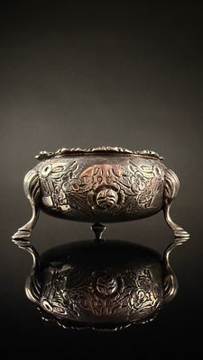 Spanish 915 Silver Footed Floral Repousse Open Salt Cellar. This small, footed open salt cellar 