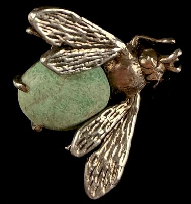 Gemini Sterling Silver and Green Stone Bee Brooch. A vintage sterling silver brooch by Gemini 