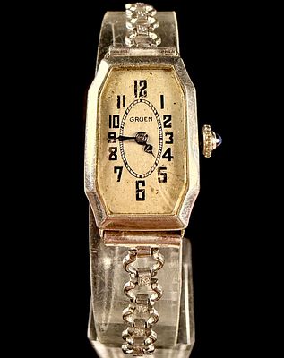 Vintage Gruen Cartouche 14k White Gold Filled Art Deco Ladies Wristwatch. A vintage Gruen 
