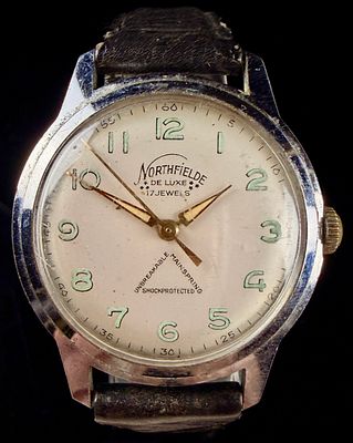 Vintage Northfielde Super De Luxe 17 Jewel Wristwatch. This vintage wristwatch is marked 