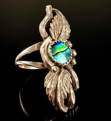 Vintage Southwestern Sterling Silver Leaf Motif Ring with Iridescent Stone and Maker Mark. This 