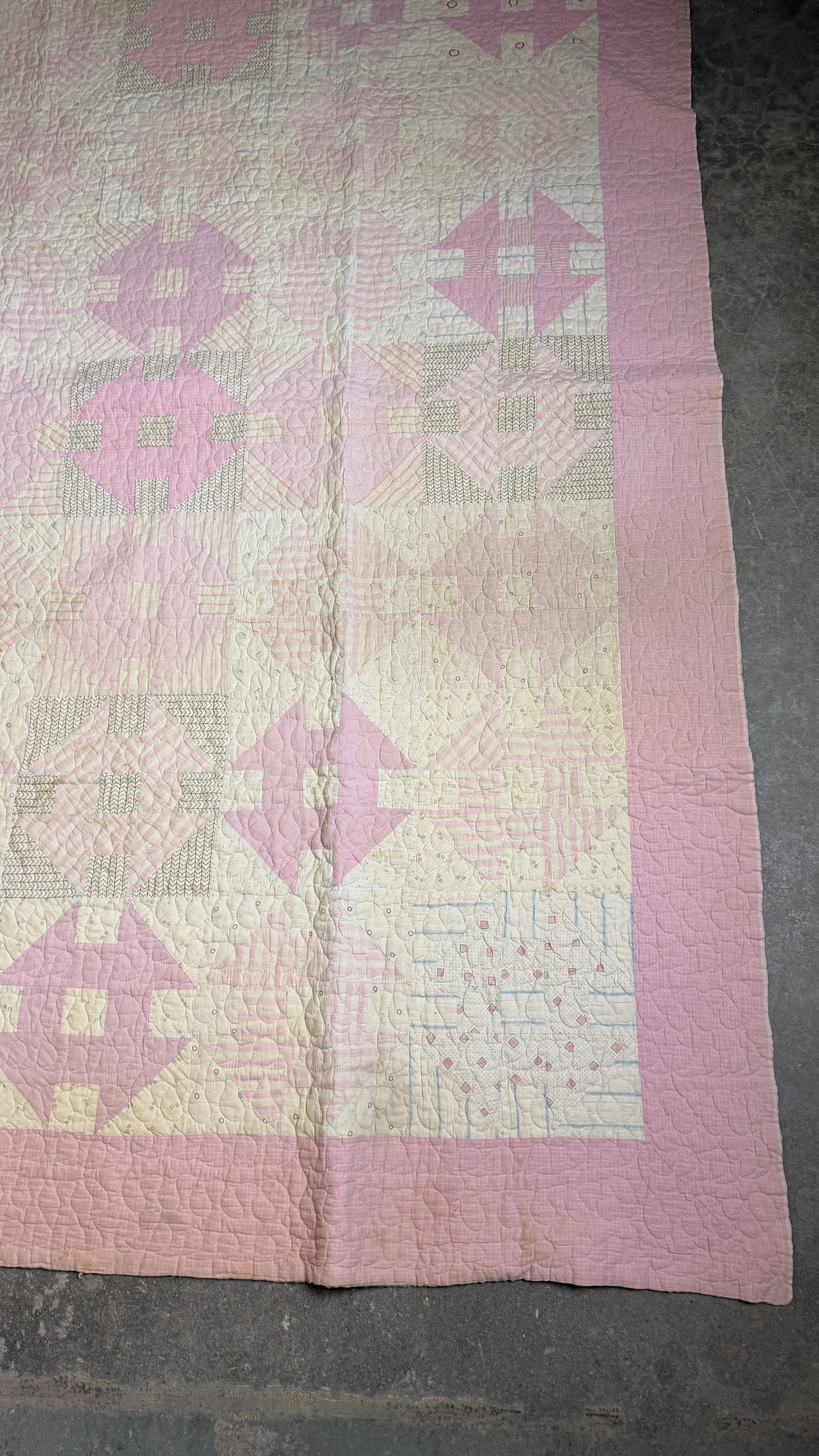 Mid-20th Century American Pieced Cotton Quilt in Churn Dash Pattern