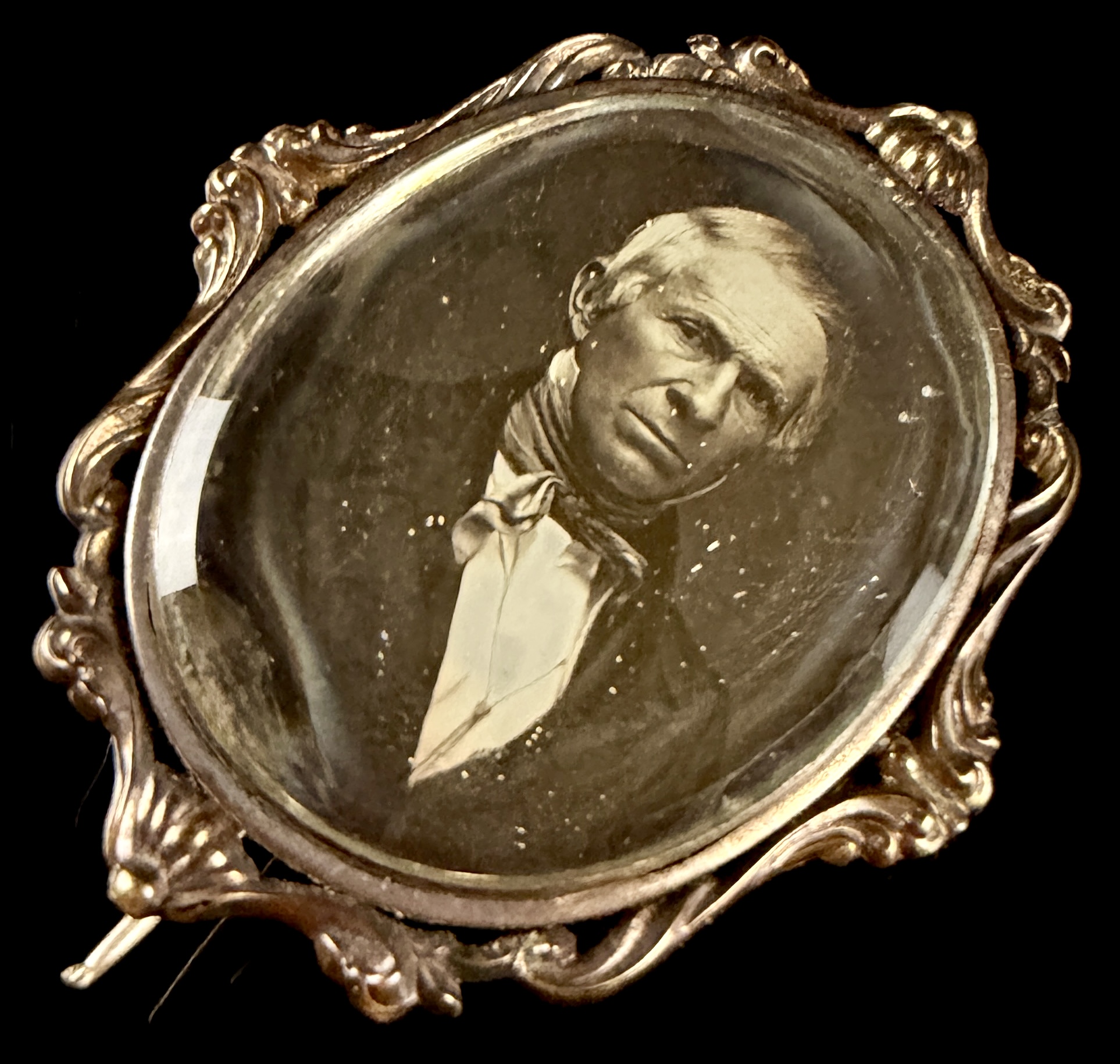10K Gold Victorian Daguerreotype Portrait Brooch