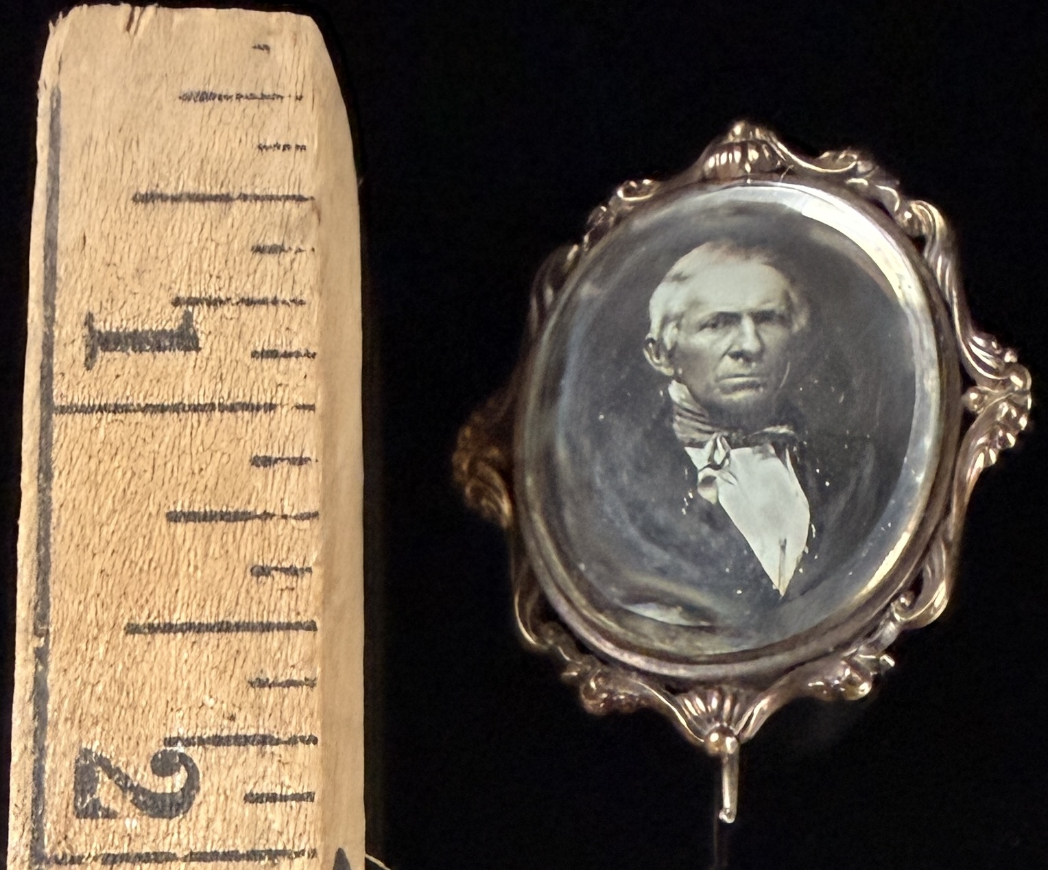 10K Gold Victorian Daguerreotype Portrait Brooch