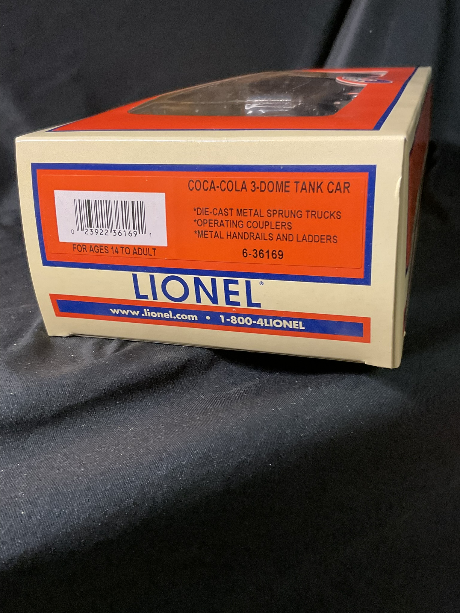 Lionel 6-36169 Coca-Cola O-Gauge 3-Dome Tank Car