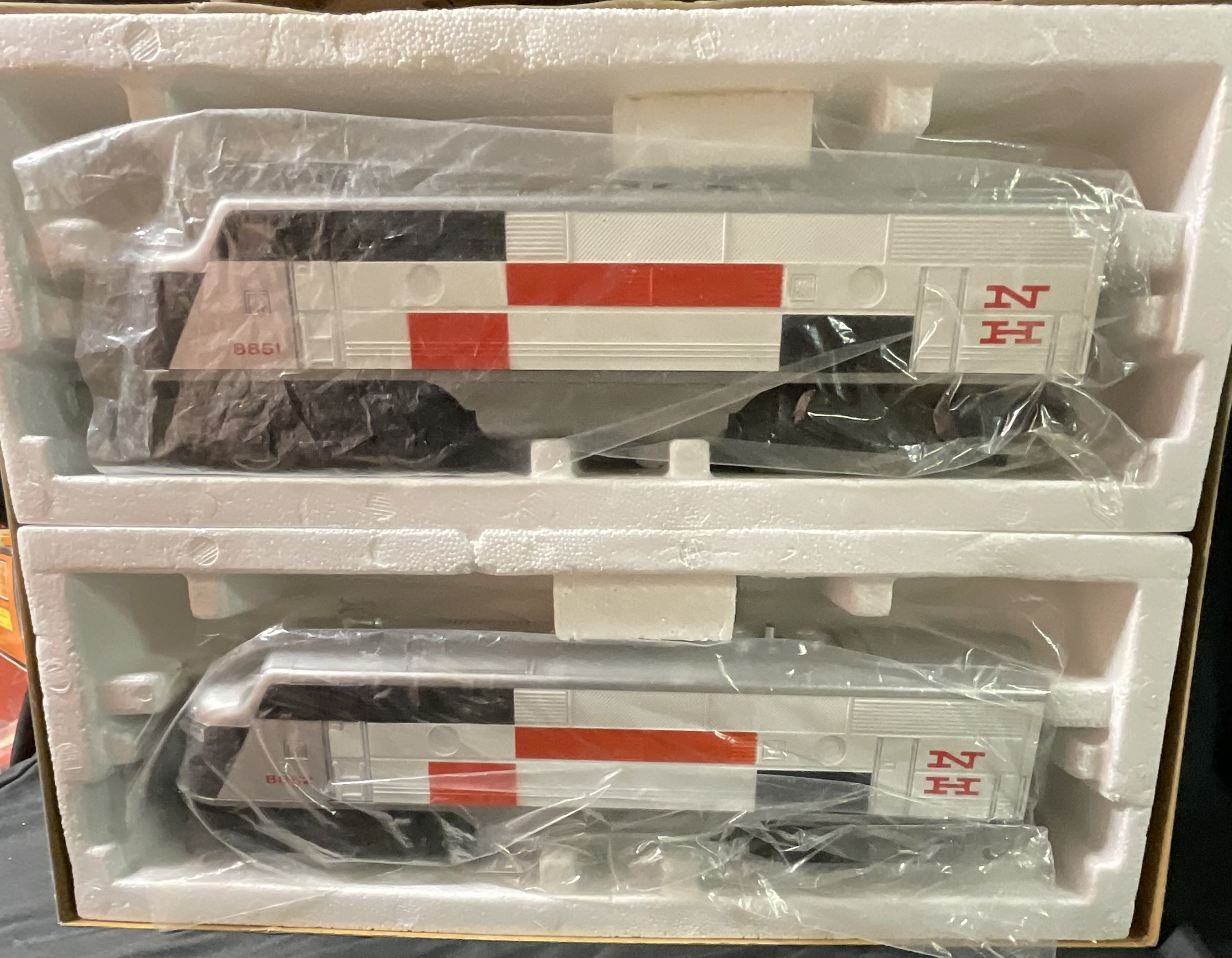 Lionel 6-8851 O-Gauge New Haven F-3A-A Diesel Locomotive Set