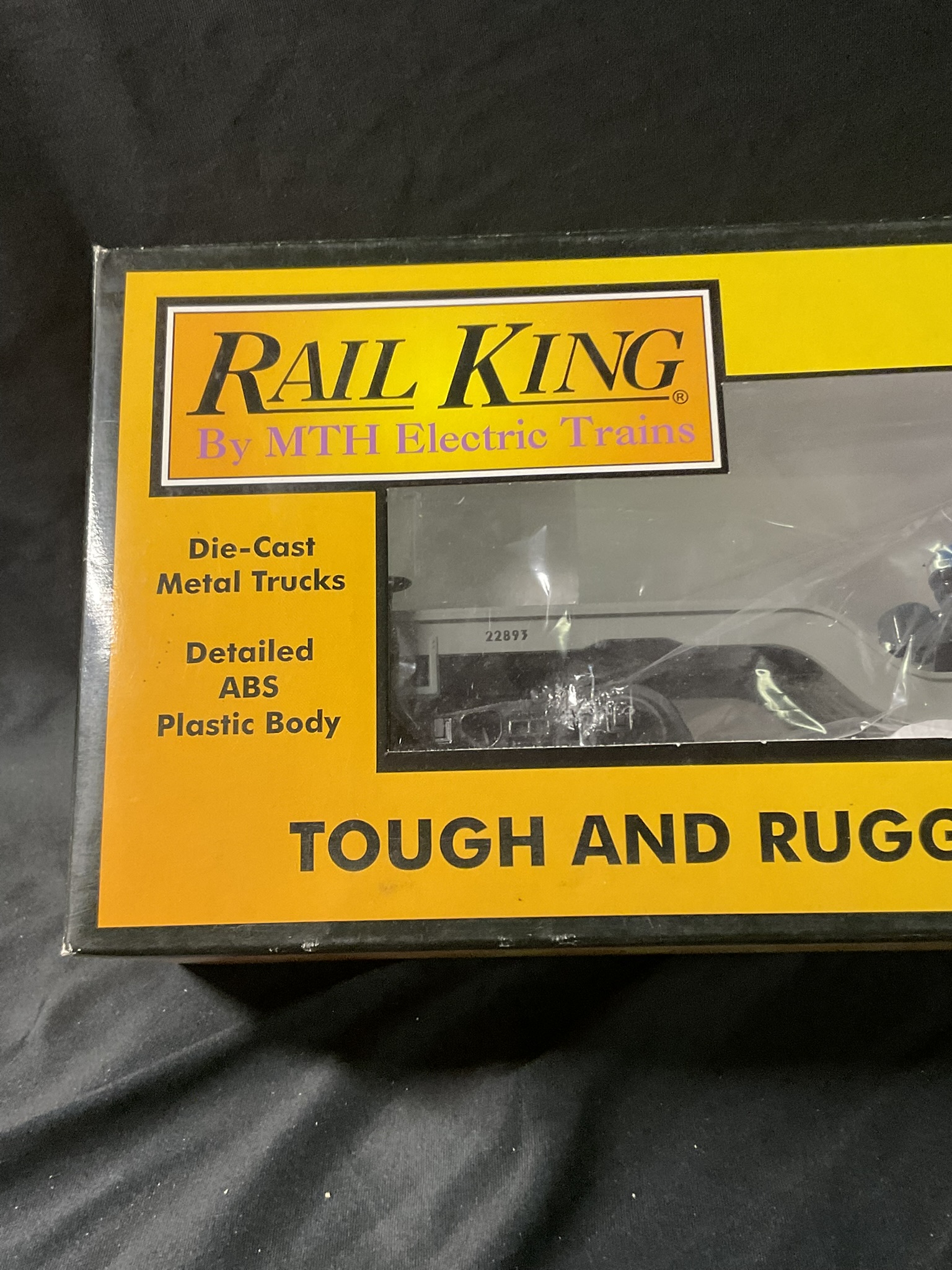 RailKing by MTH Electric Trains Item No 30-7611 Construction Flatcar with Ertl Tractor