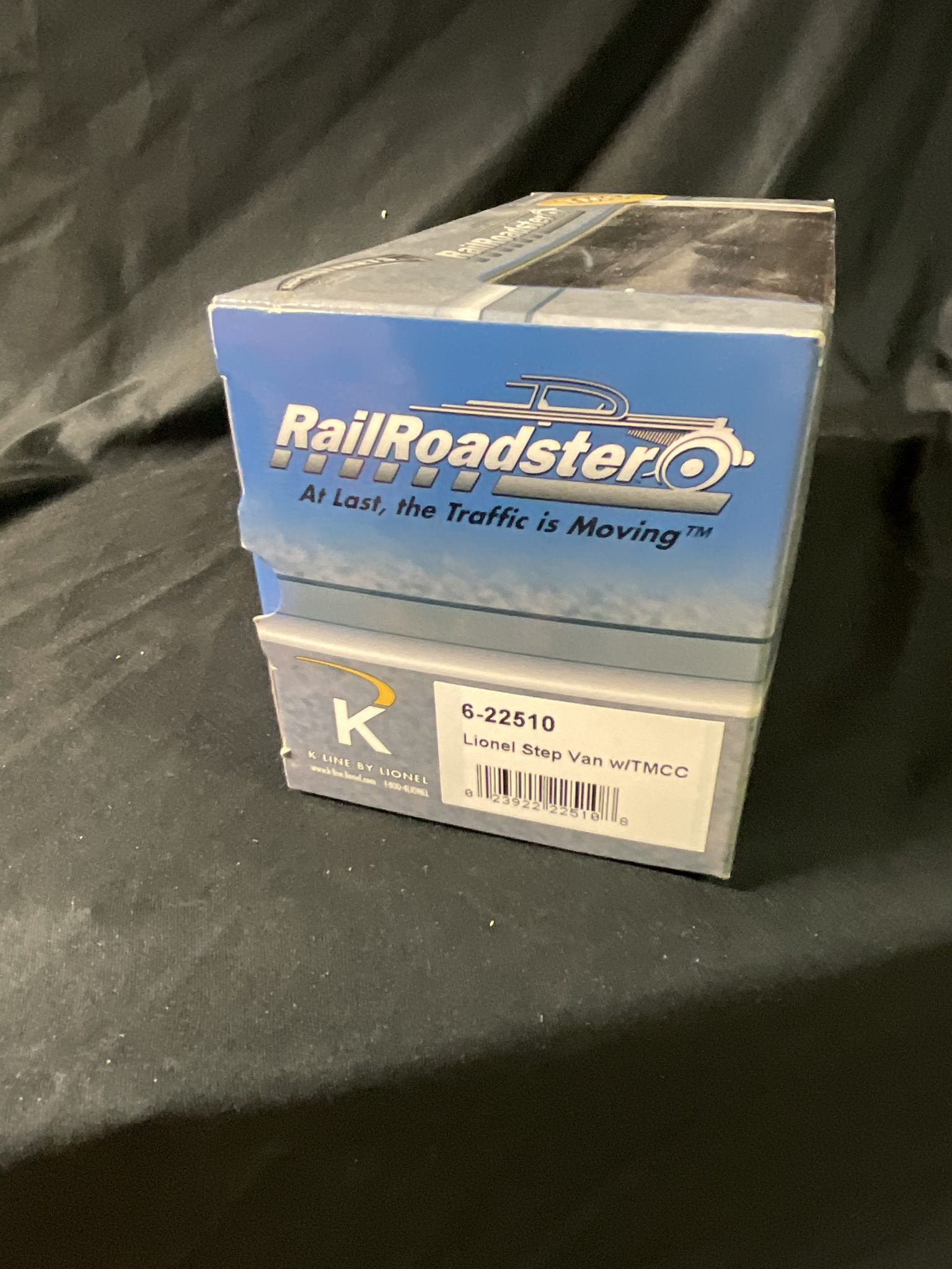Lionel 6-22510 RailRoadster SuperStreets Step Van with TMCC