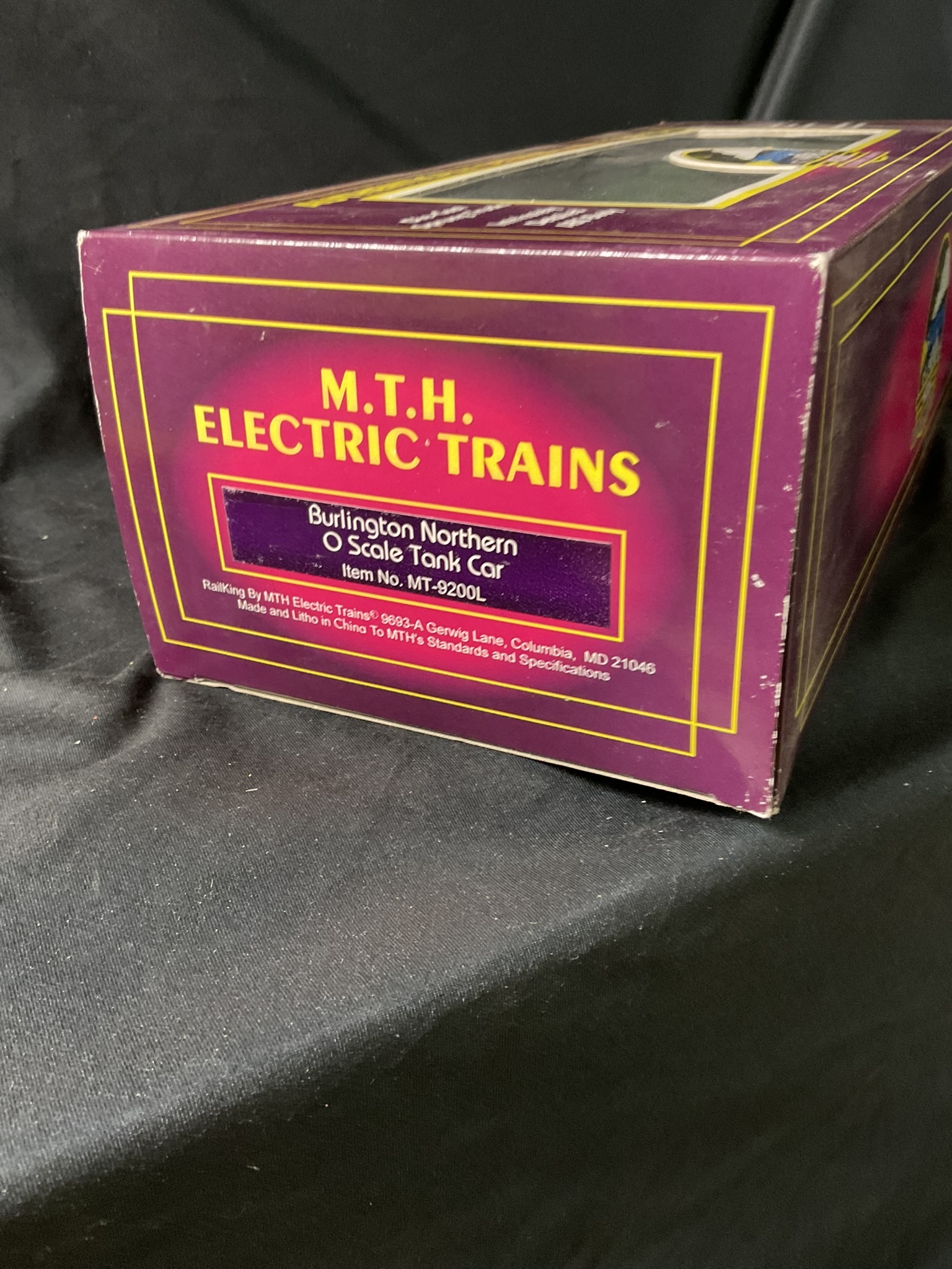 M.T.H. Electric Trains RailKing O Scale Burlington Northern Tank Car MT-9200L