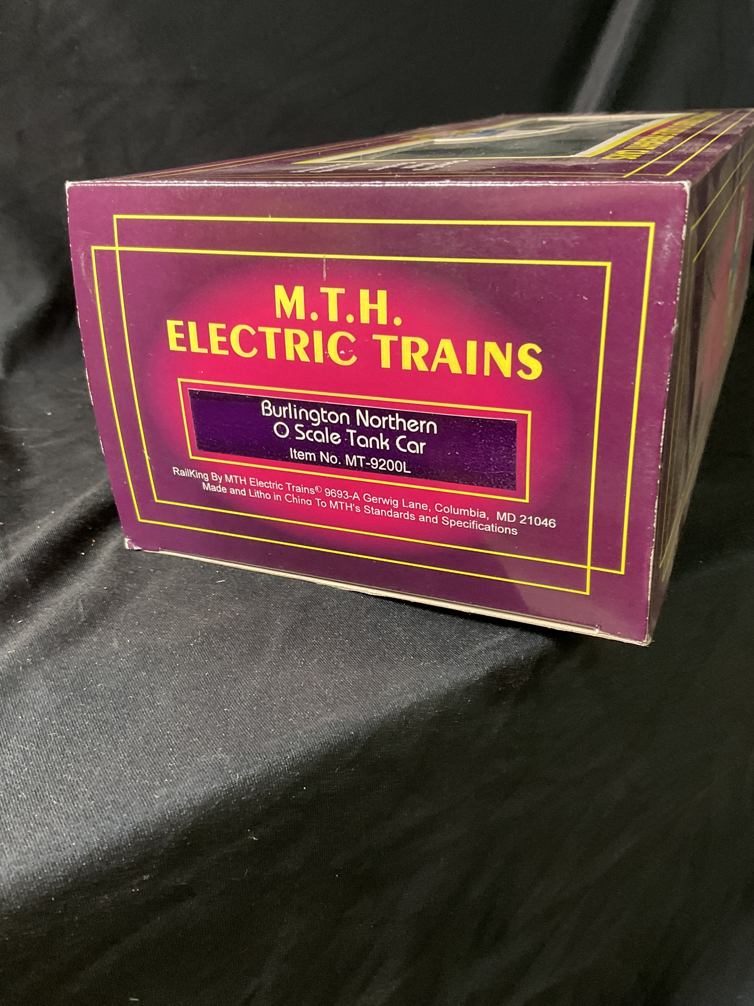 M.T.H. Electric Trains RailKing O Scale Burlington Northern Tank Car MT-9200L