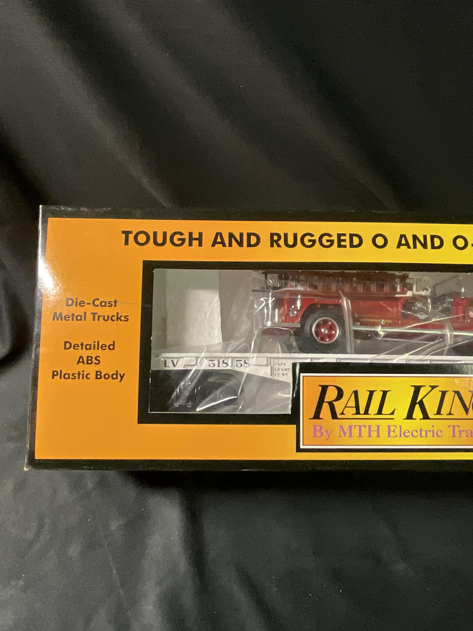 RailKing by MTH Electric Trains Lehigh Valley Flatcar with 1932 Buffalo Type 50 Fire Truck Item 30-76314