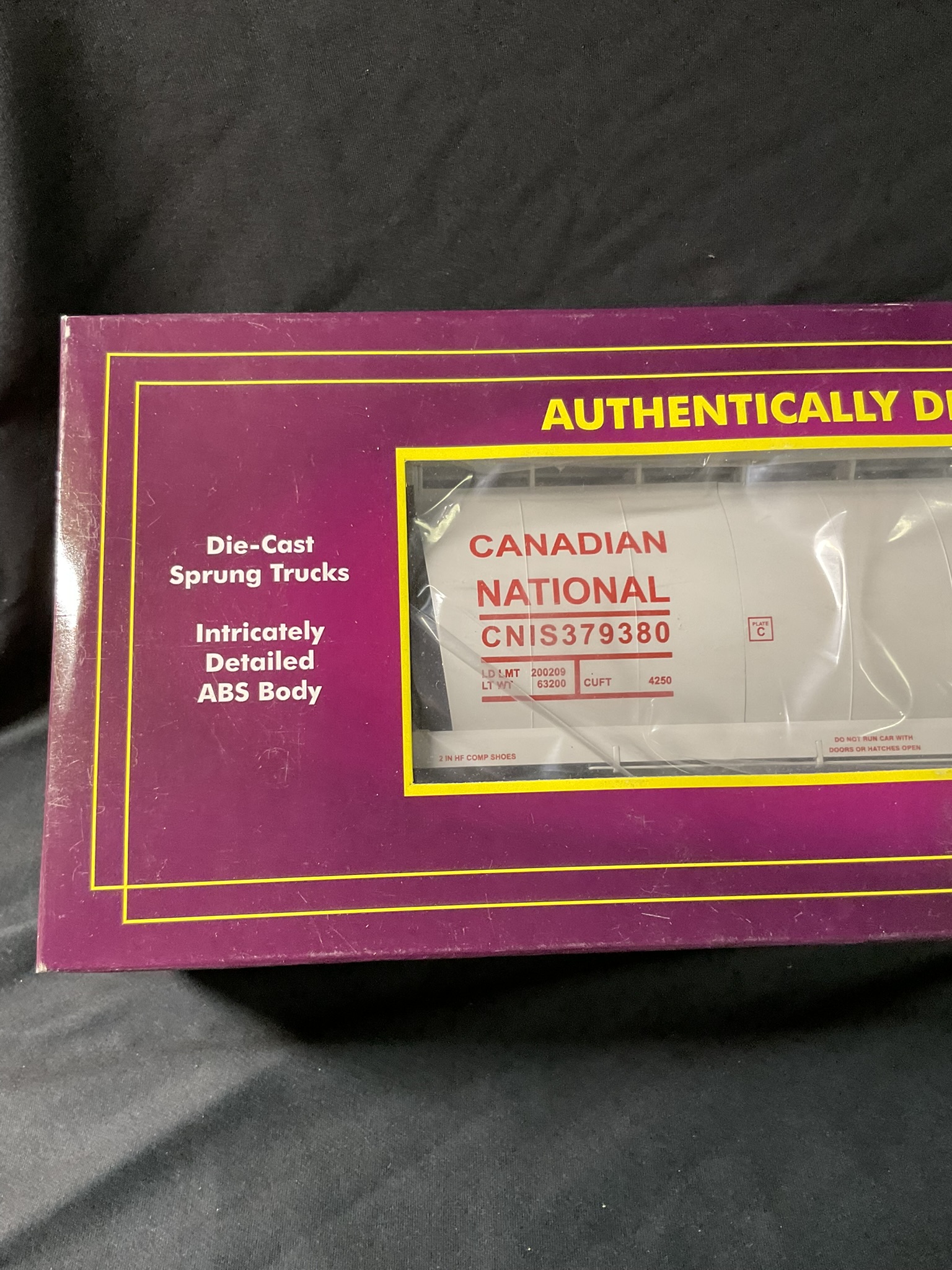 M.T.H. Electric Trains O Scale Canadian National 100 Ton Hopper Car
