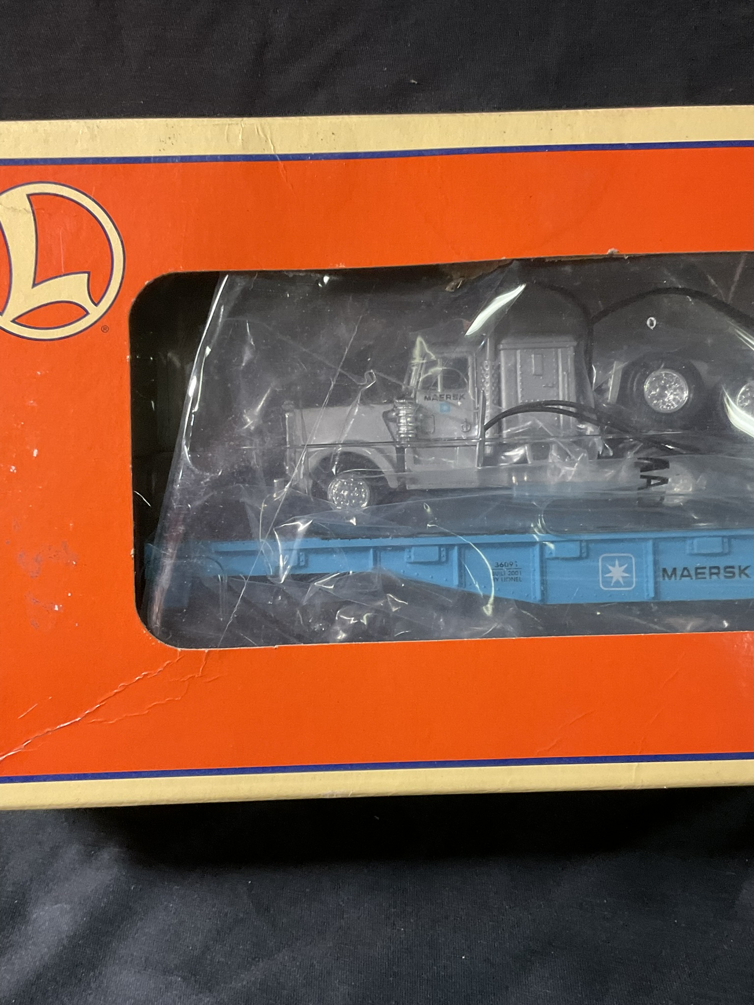 Lionel 6-36091 Maersk Flatcar with Two Tractors