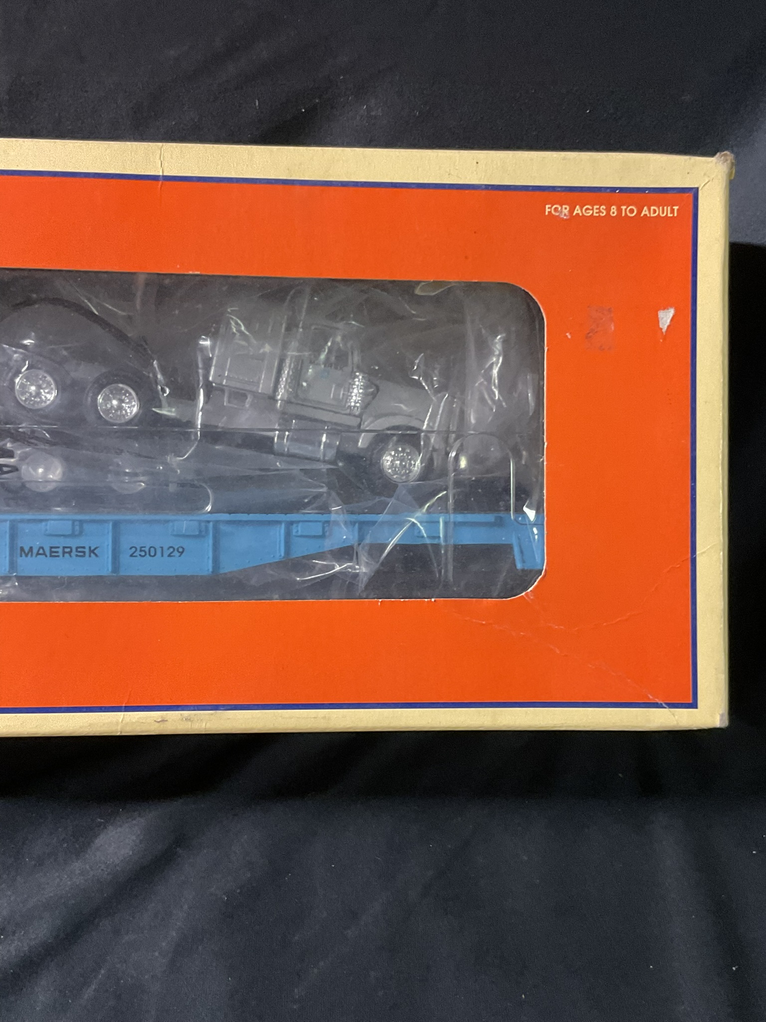 Lionel 6-36091 Maersk Flatcar with Two Tractors