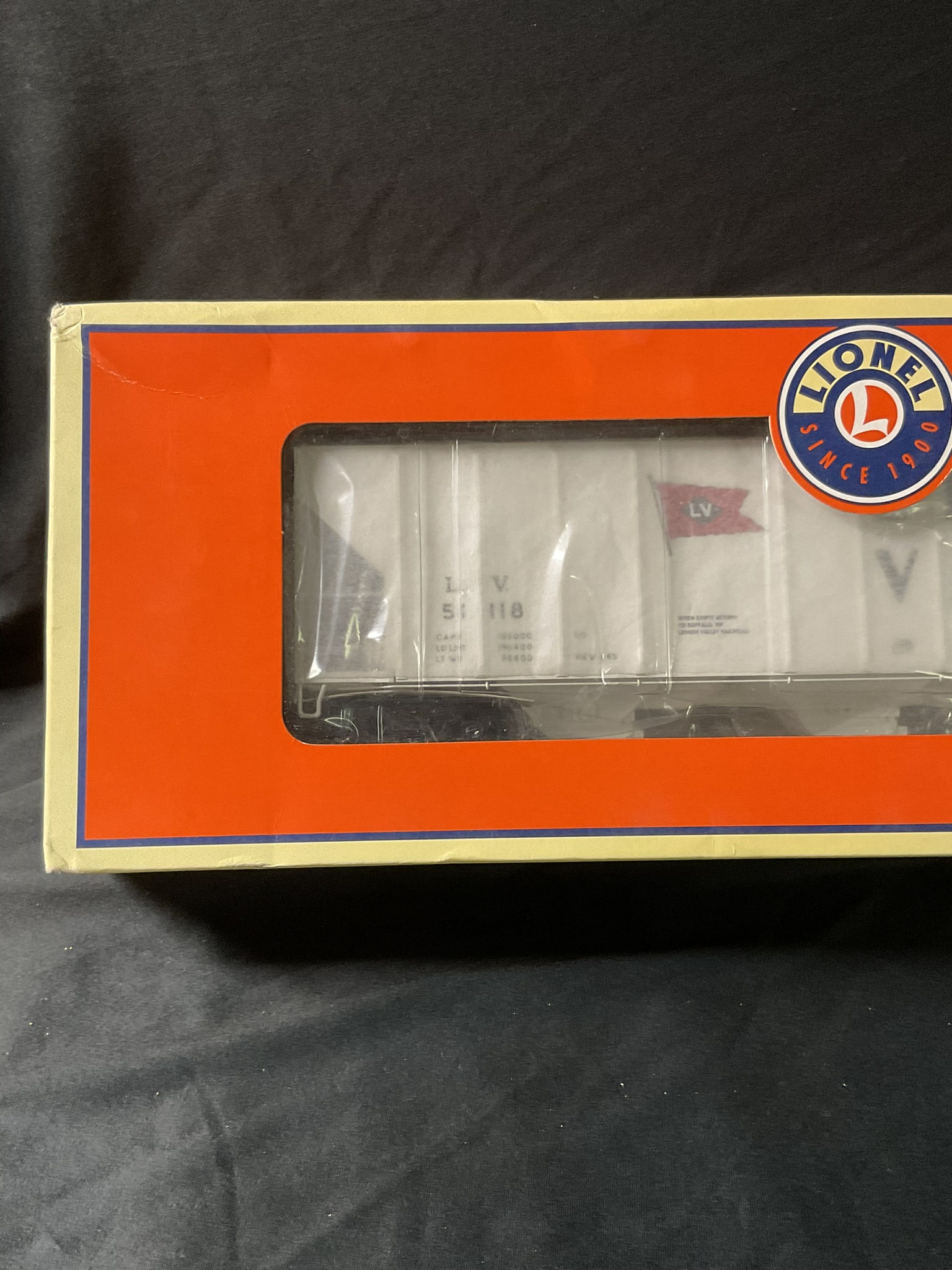 Lionel O-Gauge 6-17192 Lehigh Valley PS-2 Covered Hopper in Original Box