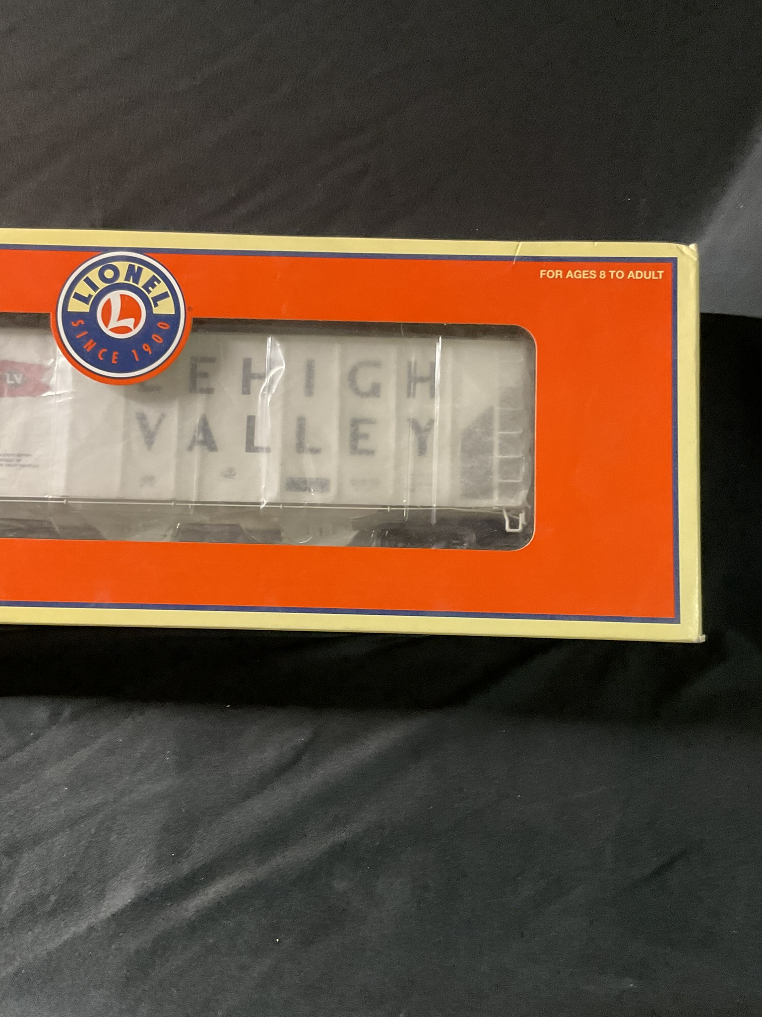 Lionel O-Gauge 6-17192 Lehigh Valley PS-2 Covered Hopper in Original Box