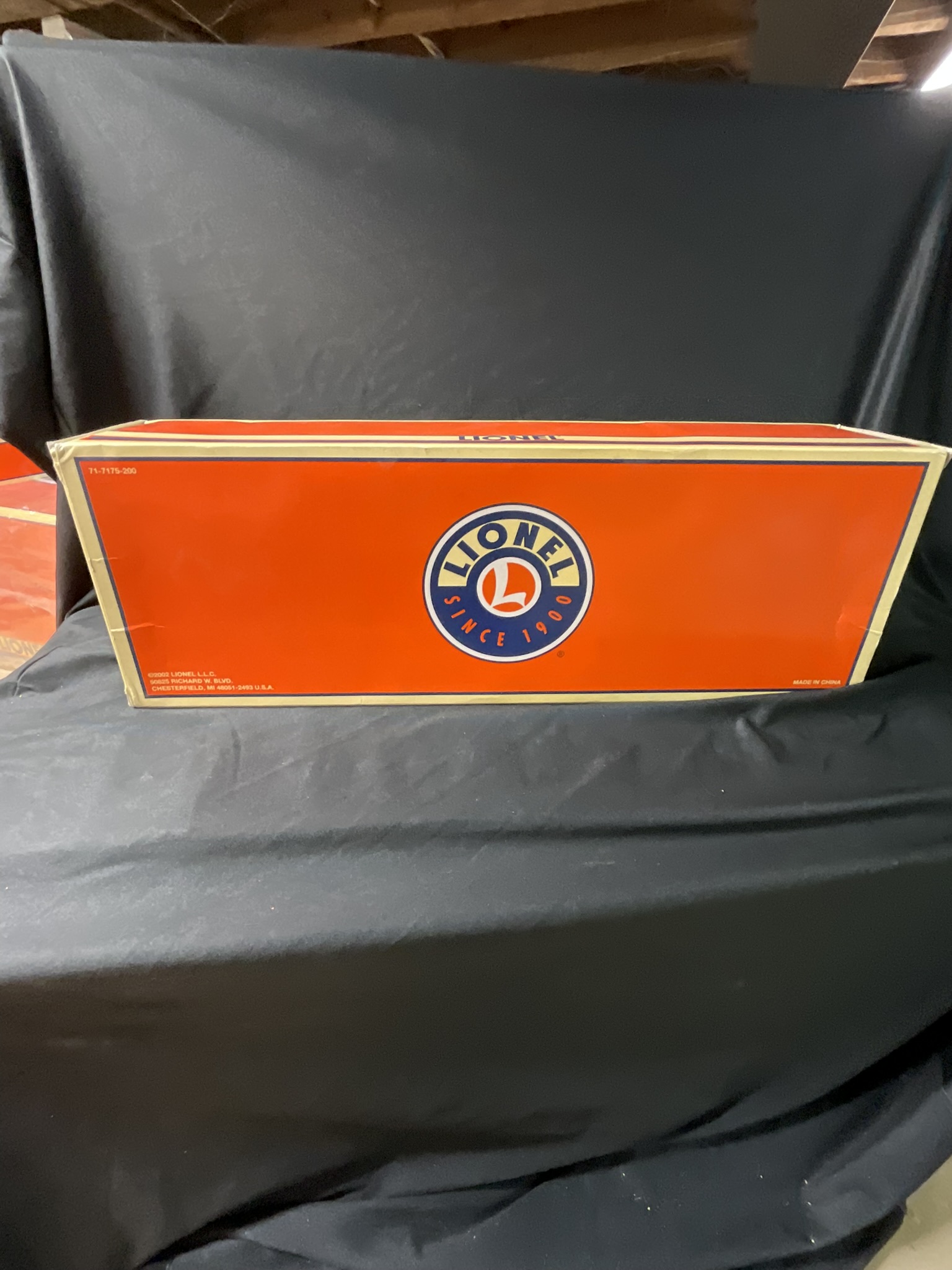 Lionel O-Gauge 6-17192 Lehigh Valley PS-2 Covered Hopper in Original Box