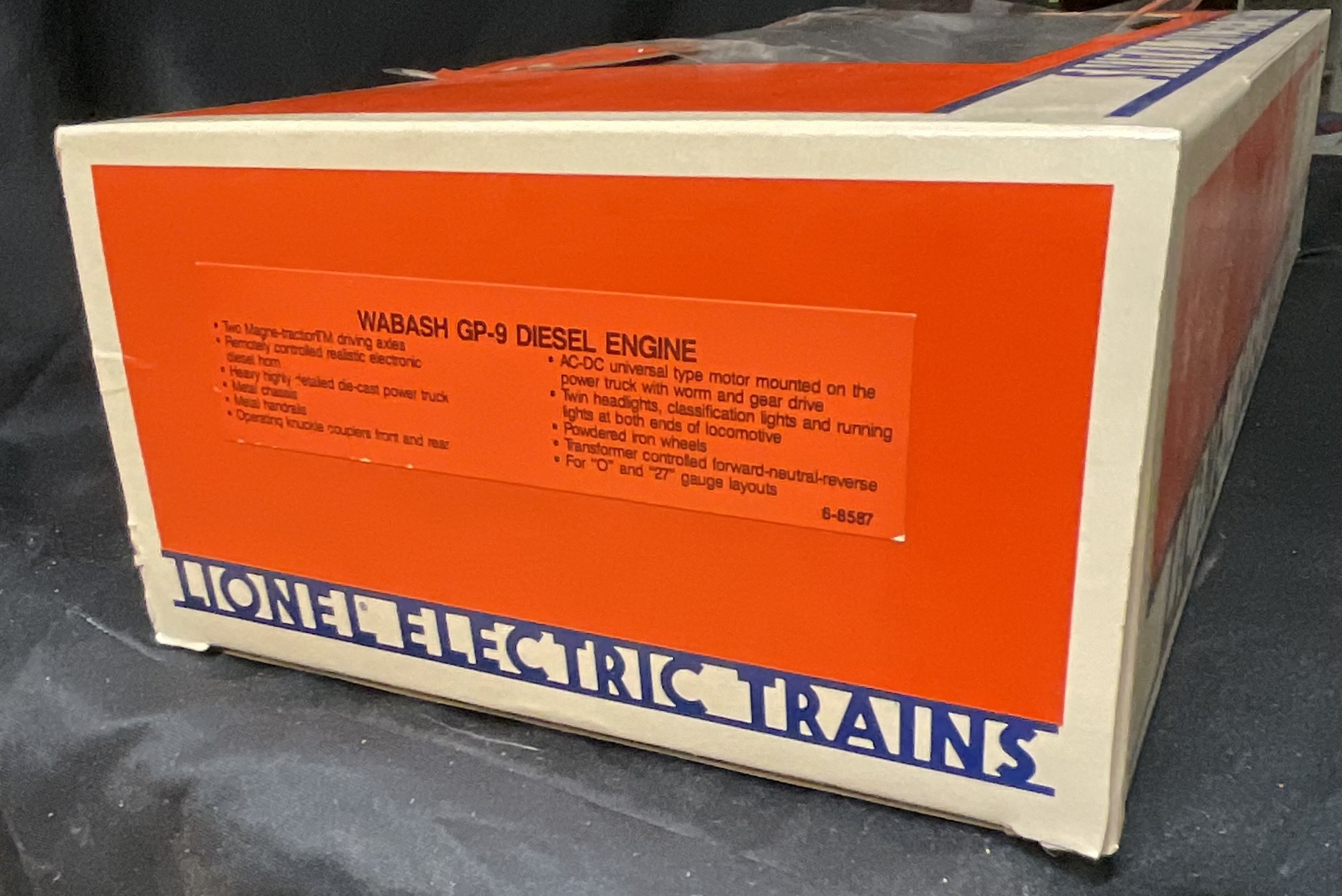 Lionel O/O-27 Gauge Wabash GP-9 Diesel Locomotive No. 6-8587
