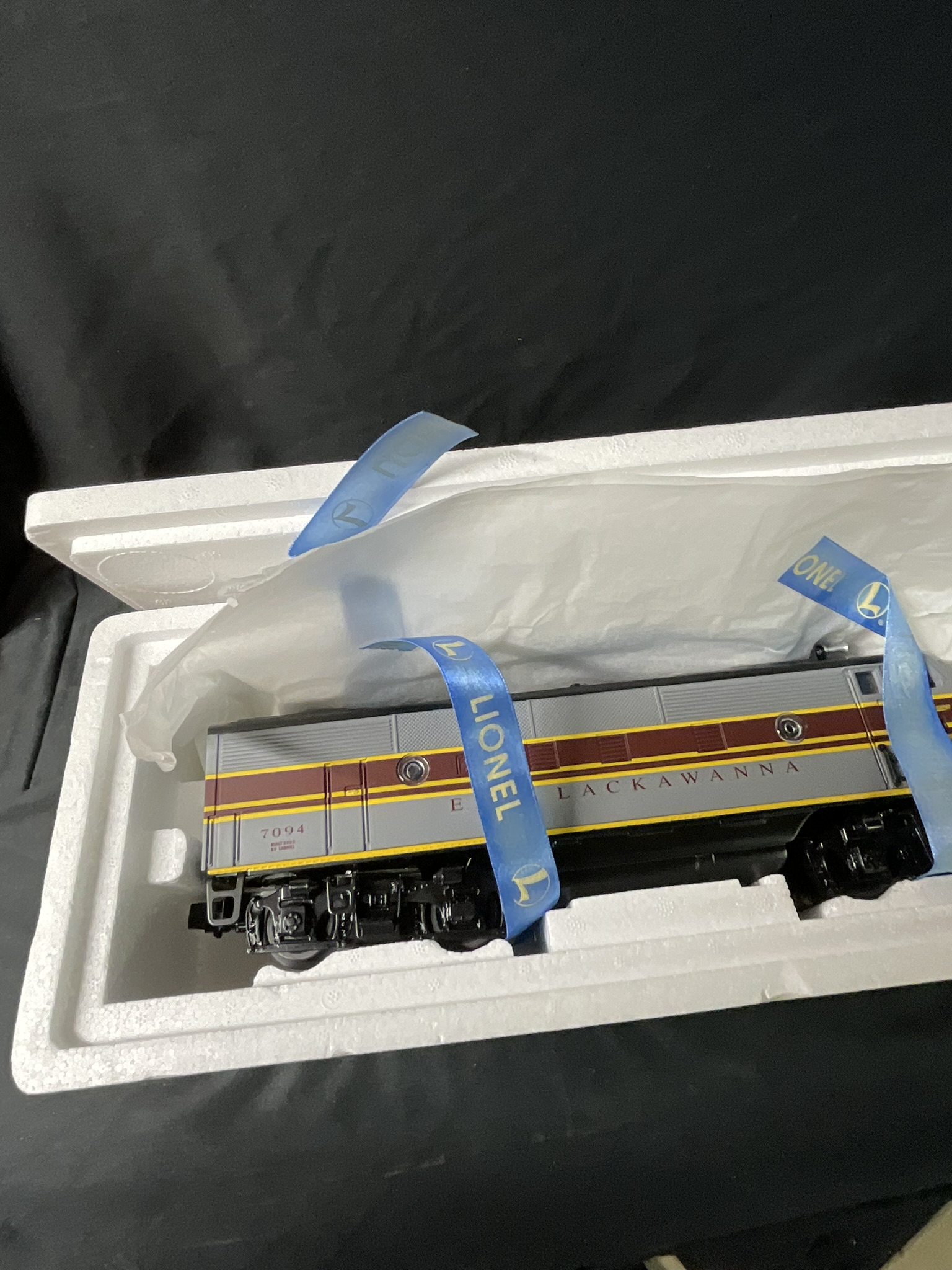 Lionel O Gauge Erie Lackawanna Non-Powered F3 A-Unit Diesel Locomotive 6-14563