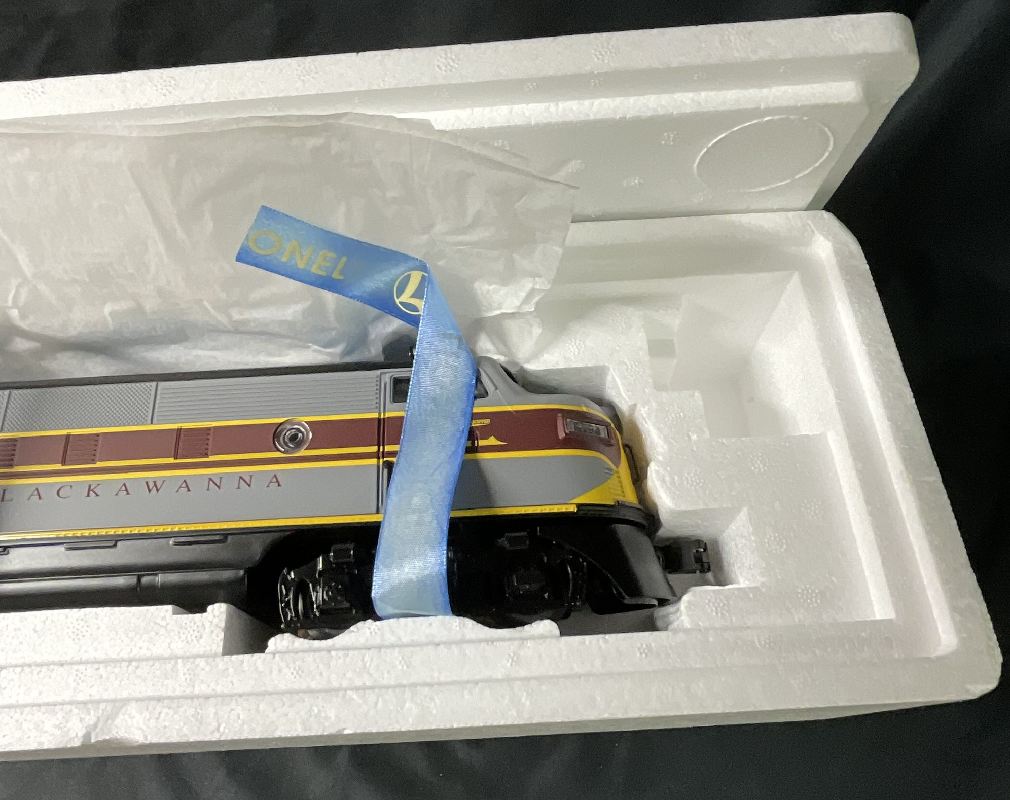 Lionel O Gauge Erie Lackawanna Non-Powered F3 A-Unit Diesel Locomotive 6-14563