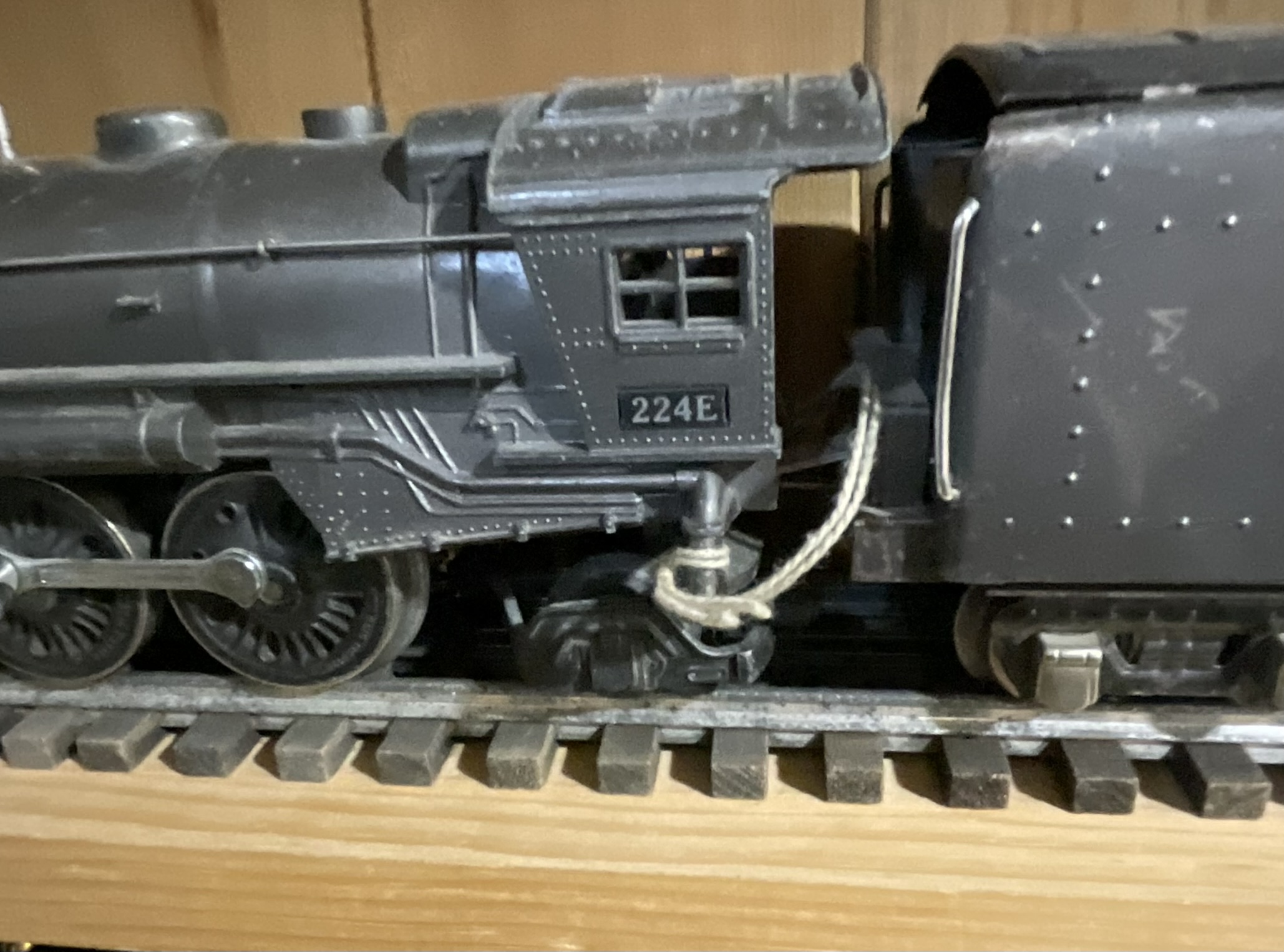 Lionel 224E O-Gauge Steam Locomotive and Lionel Lines Tender