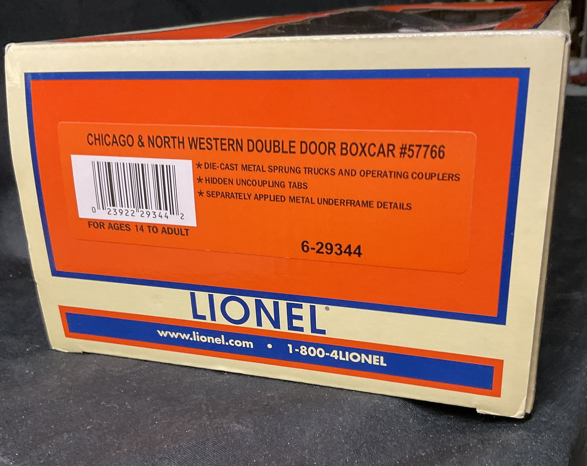 Lionel Chicago & North Western Double Door Boxcar No. 6-29344