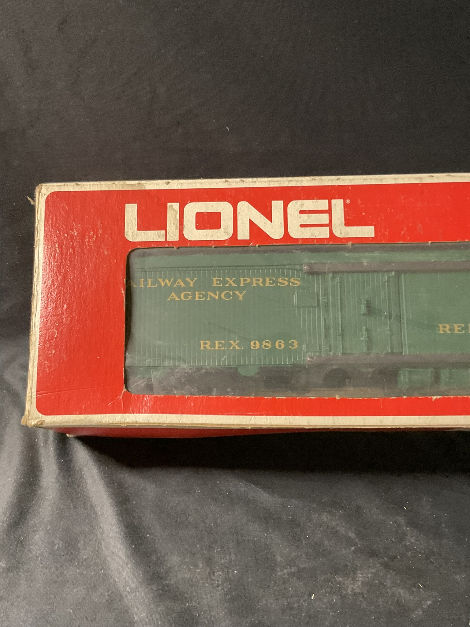 Lionel 6-9863 Railway Express Agency Billboard Reefer with Original Box