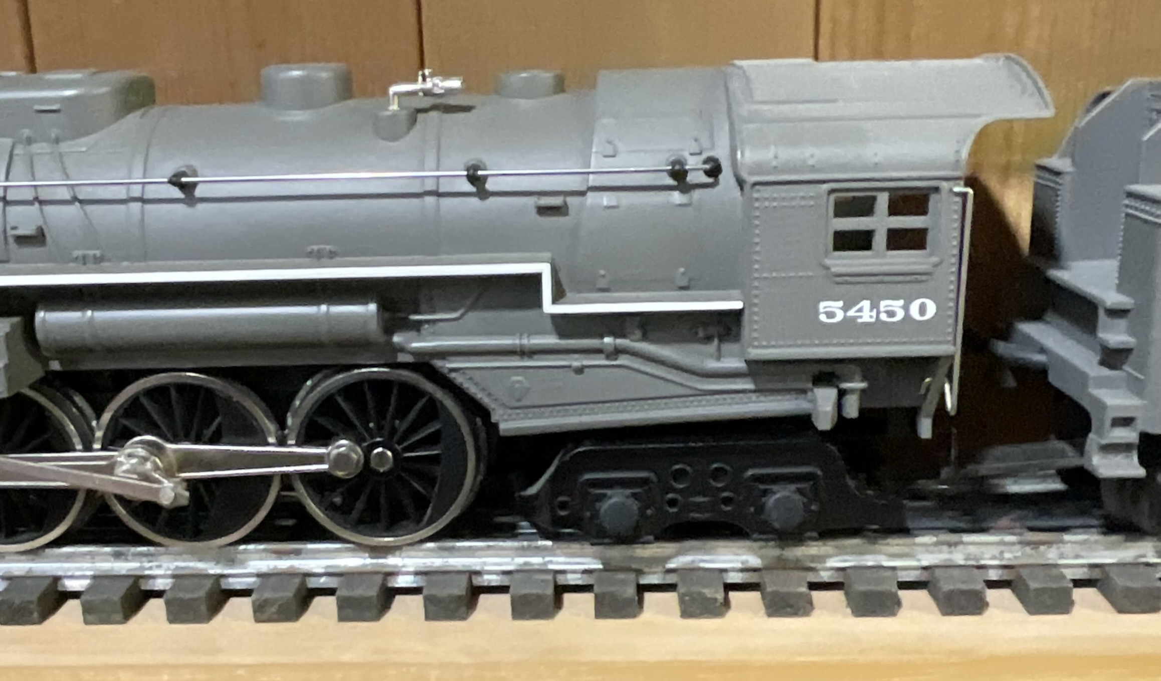 Lionel New York Central Gray Hudson 4-6-4 Steam Locomotive and Tender, No. 5450