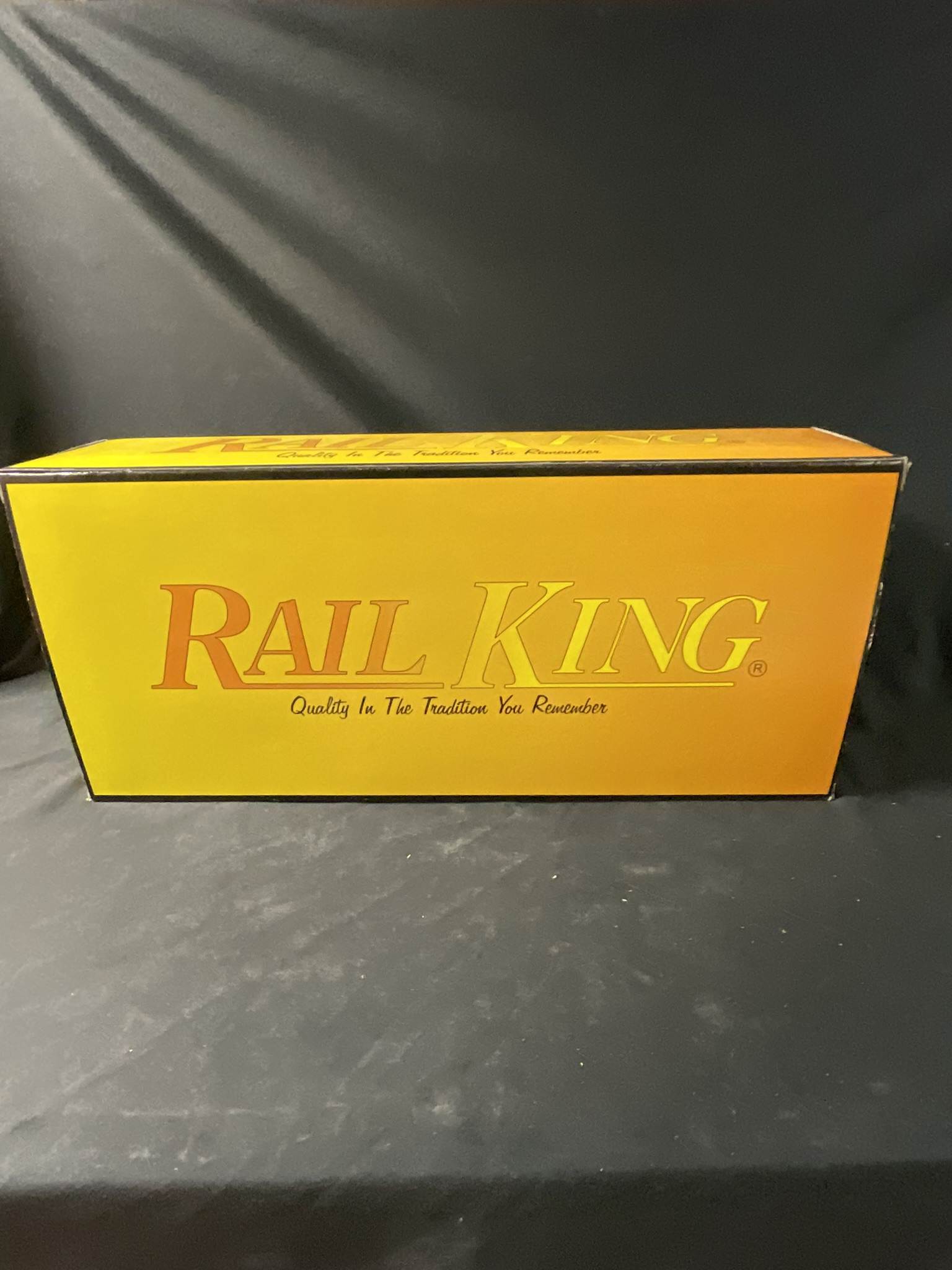 MTH RailKing 30-7676 Double Deck Auto Carrier with ERTL Automobiles