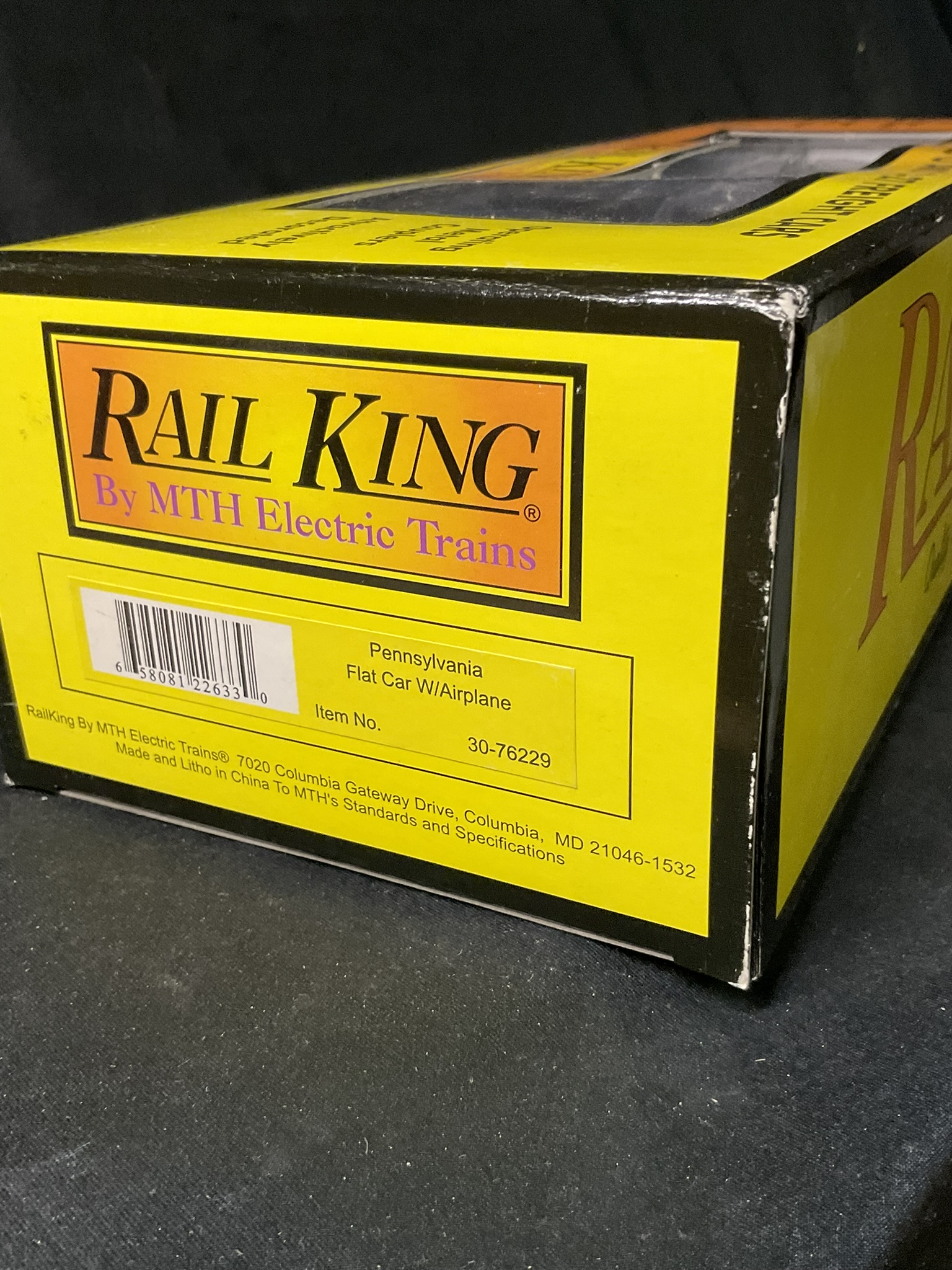 MTH RailKing O-Gauge Pennsylvania Railroad Flatcar with Airplane Load 30-76229