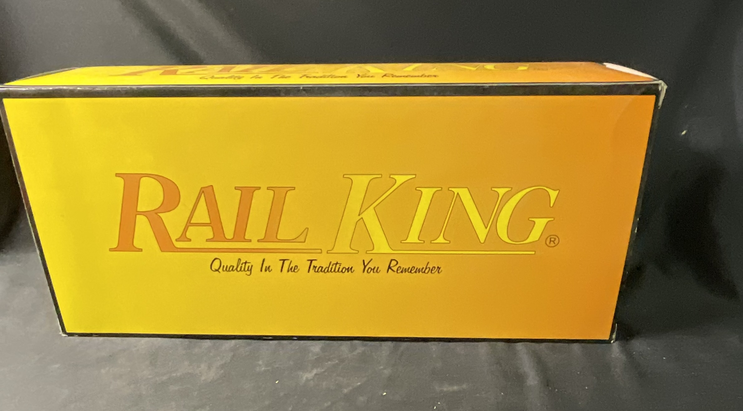 MTH RailKing O-Gauge Auto Transport Freight Car with Ertl Die-Cast Vehicles 30-7666