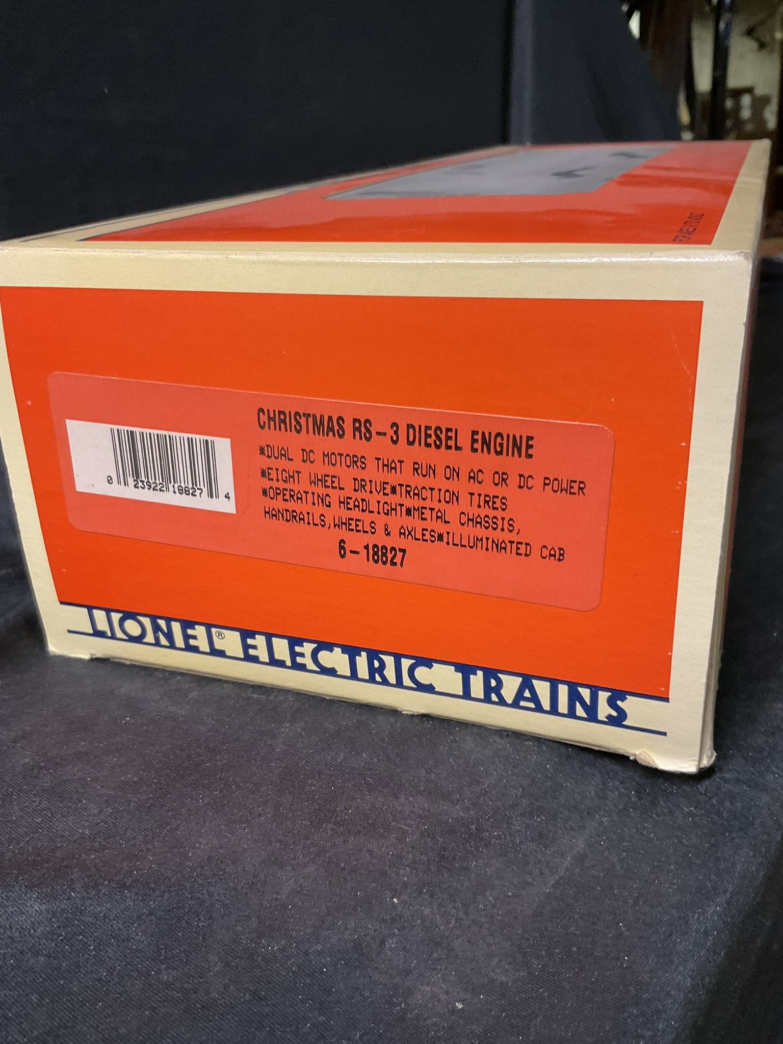 Lionel 6-18827 Christmas RS-3 Diesel Locomotive in Original Box