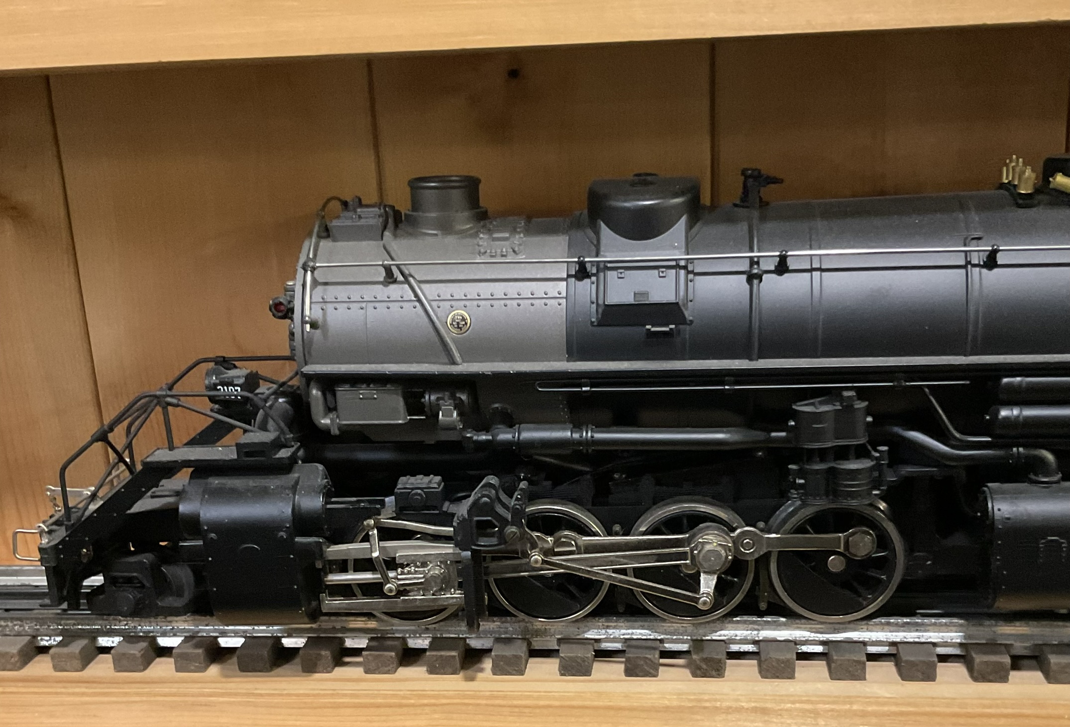 O-Gauge Norfolk and Western 2-8-8-2 Y6b Articulated Steam Locomotive and Tender Number 2197