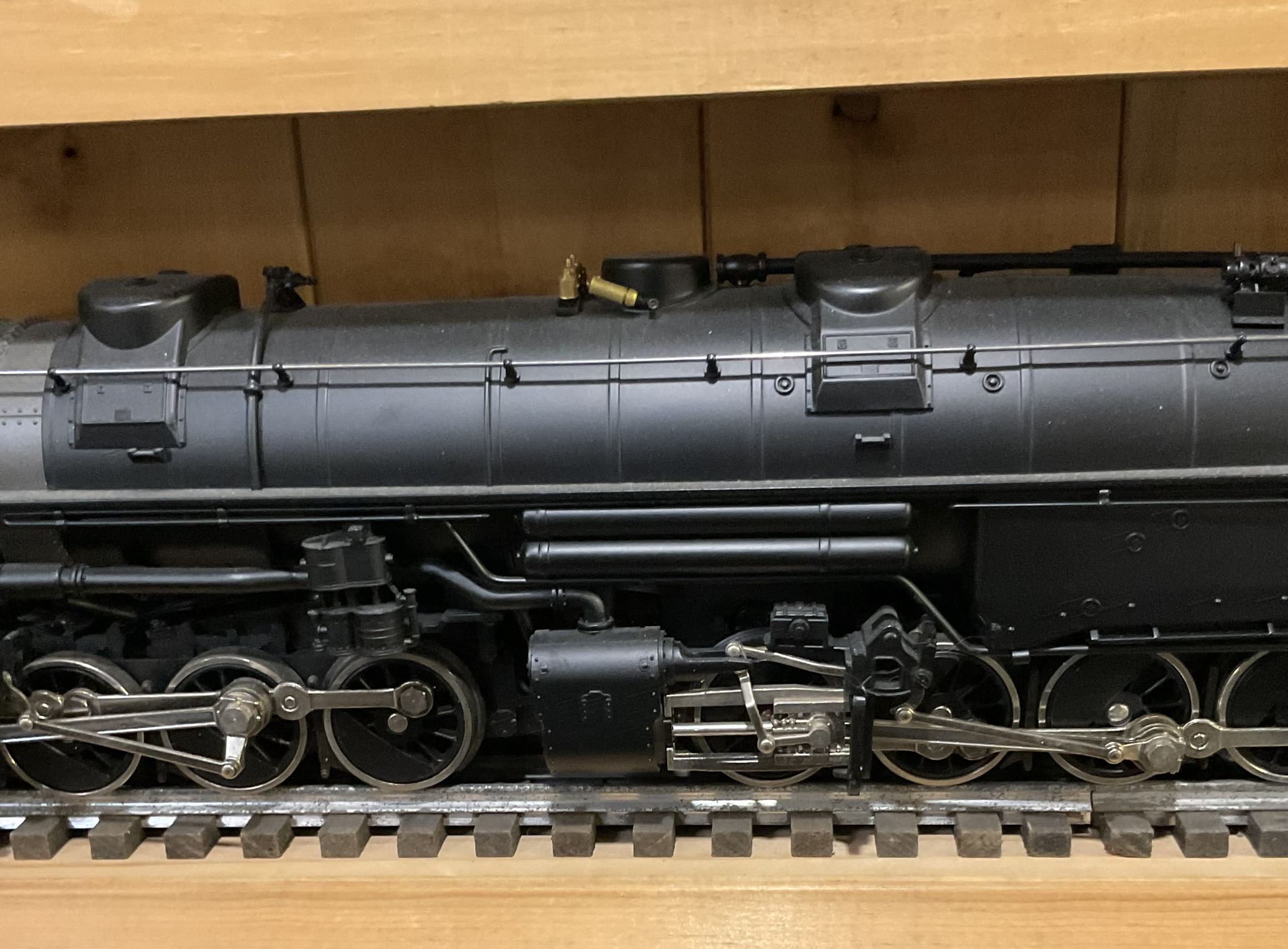O-Gauge Norfolk and Western 2-8-8-2 Y6b Articulated Steam Locomotive and Tender Number 2197