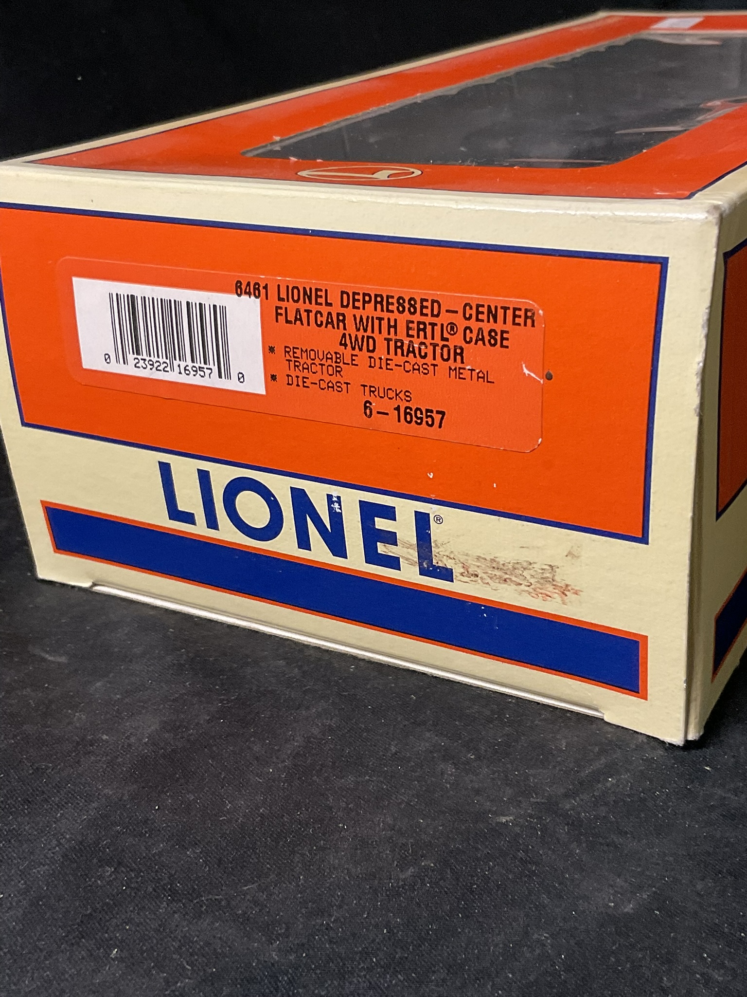 Lionel 6-16957 Depressed-Center Flatcar with Ertl Case 4WD Tractor