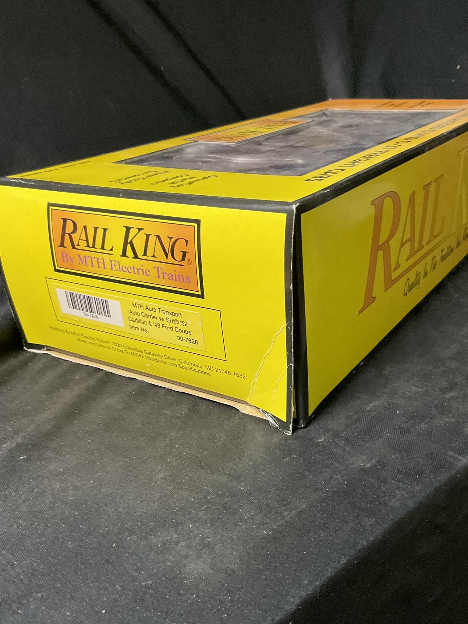 RailKing by MTH Electric Trains Auto Carrier with Ertl Automobiles 30-7628