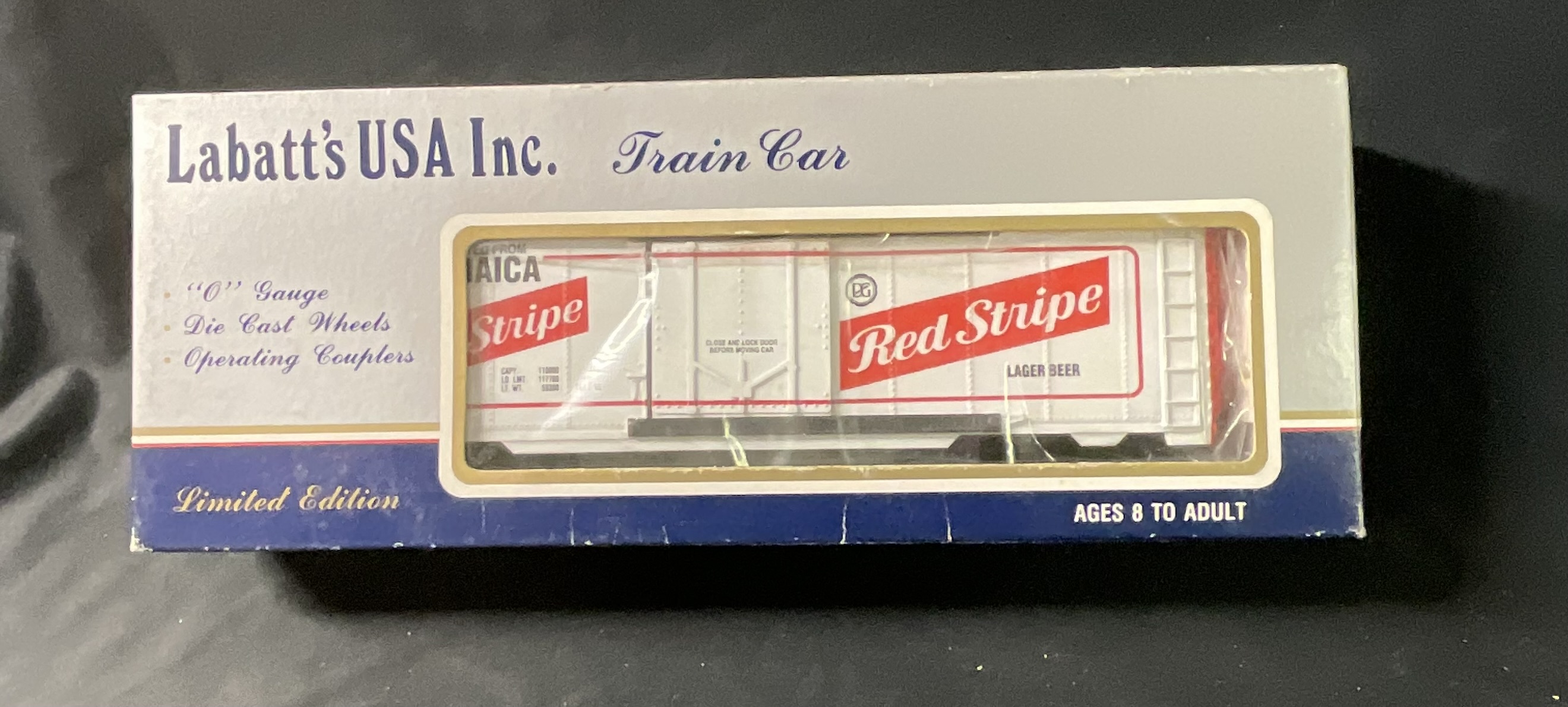 K-Line Electric Trains Labatt's USA Red Stripe Reefer Model Train Car K-751406