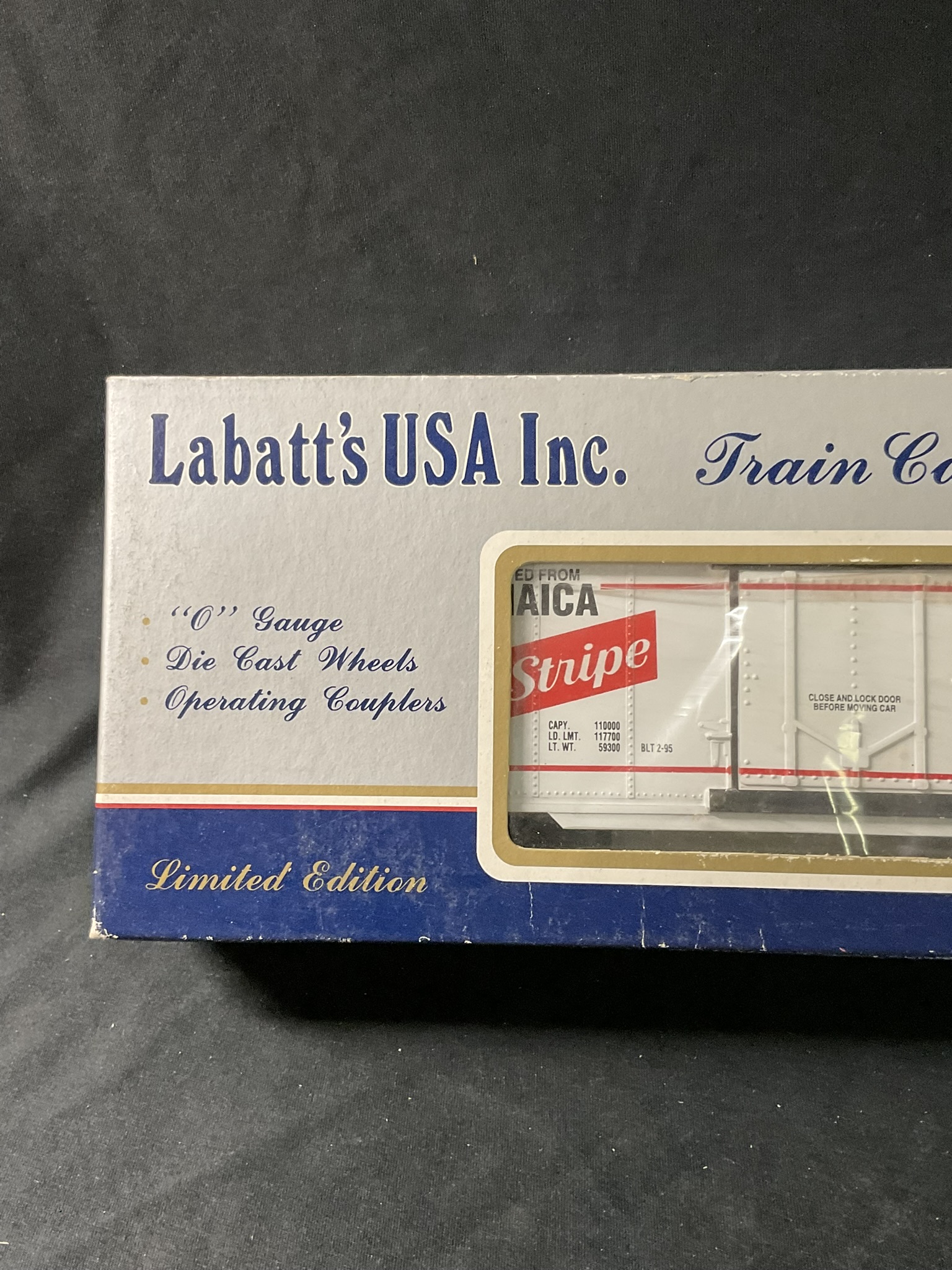 K-Line Electric Trains Labatt's USA Red Stripe Reefer Model Train Car K-751406
