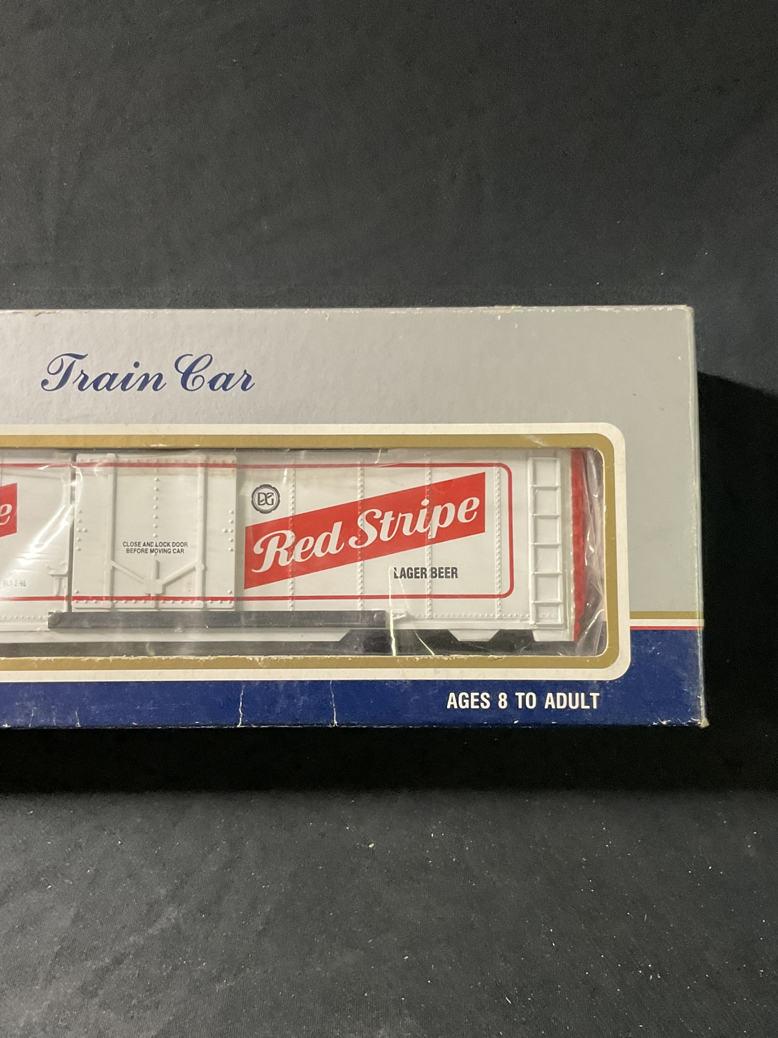 K-Line Electric Trains Labatt's USA Red Stripe Reefer Model Train Car K-751406