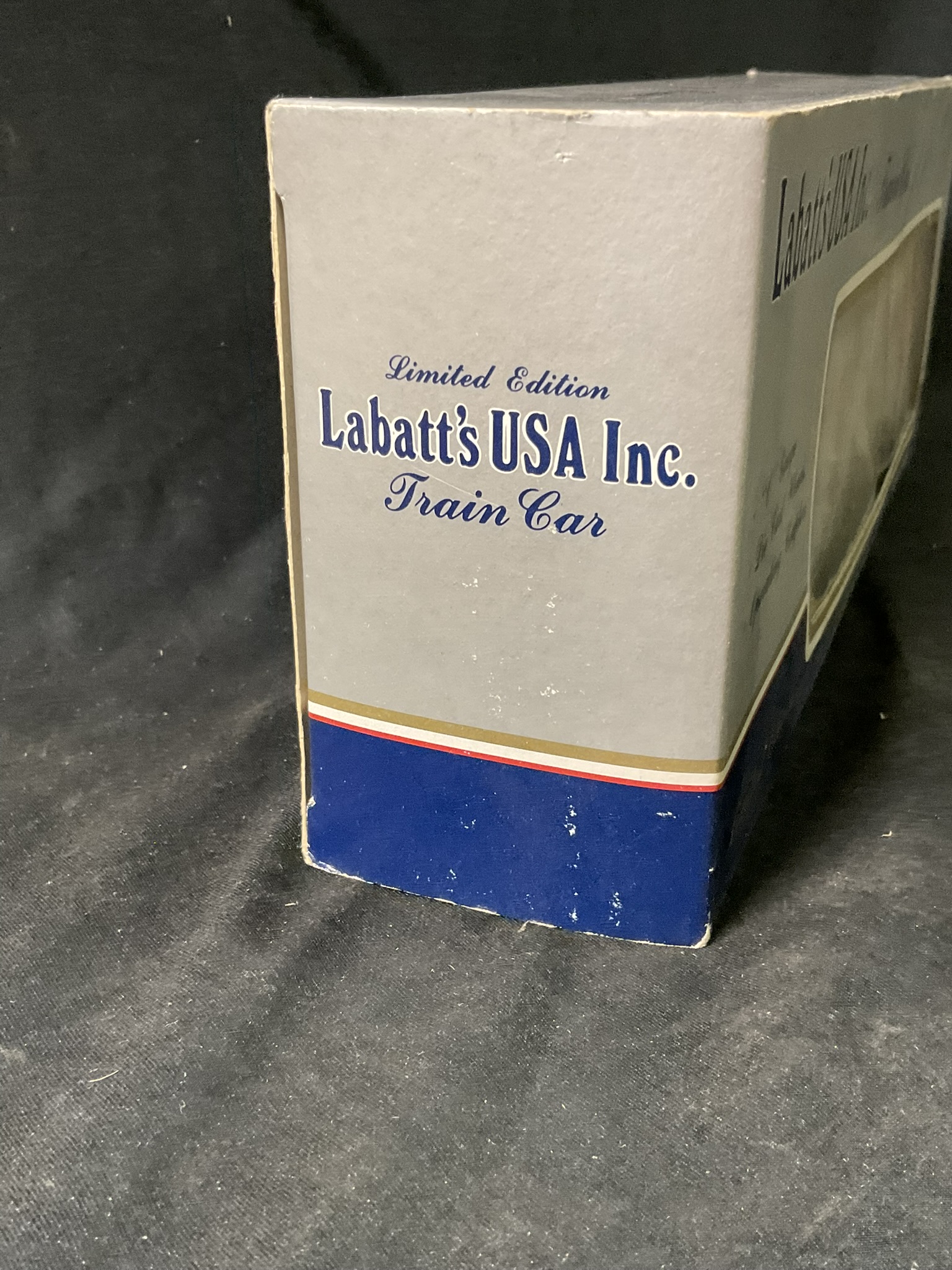 K-Line Electric Trains Labatt's USA Red Stripe Reefer Model Train Car K-751406