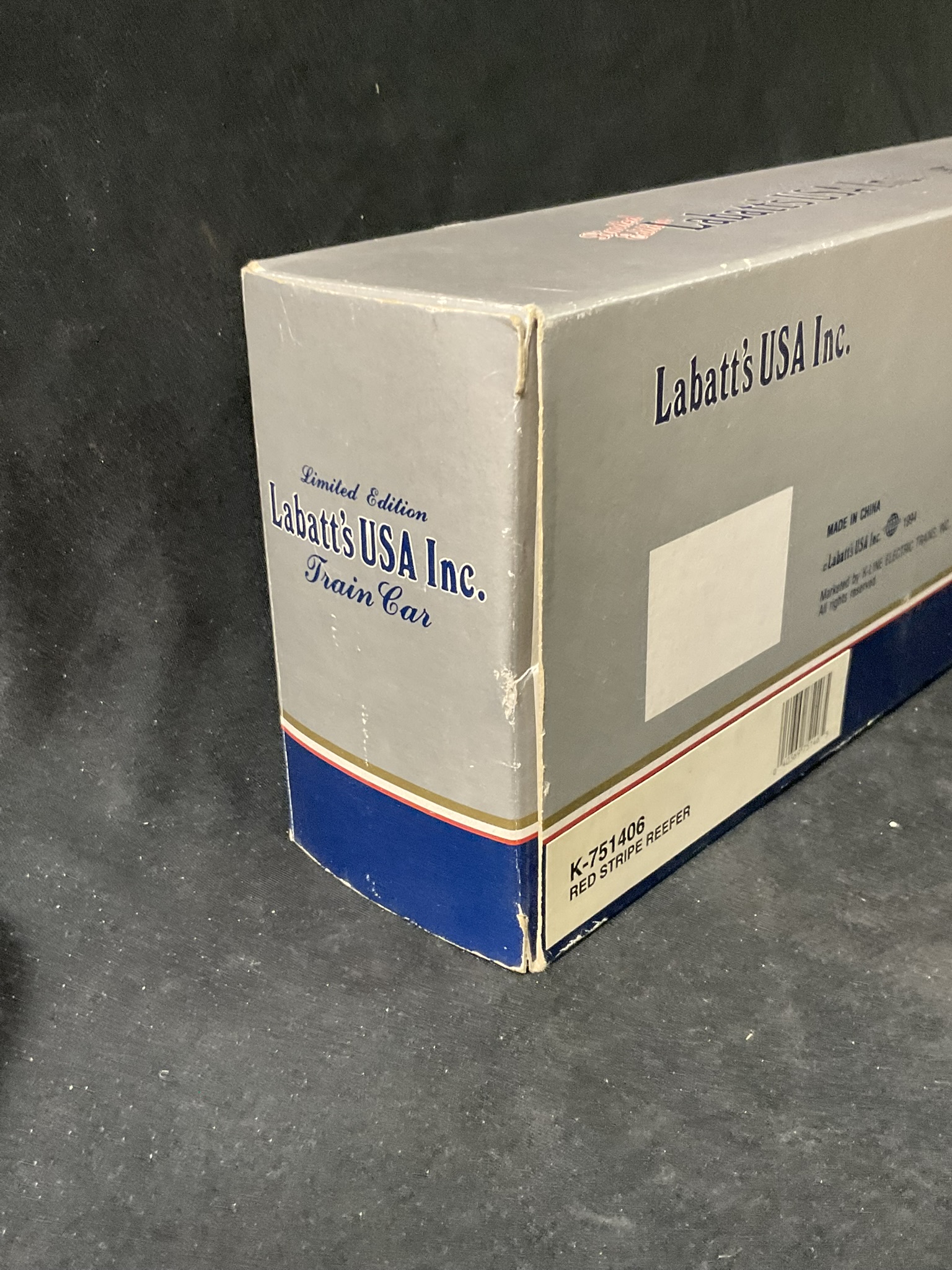 K-Line Electric Trains Labatt's USA Red Stripe Reefer Model Train Car K-751406