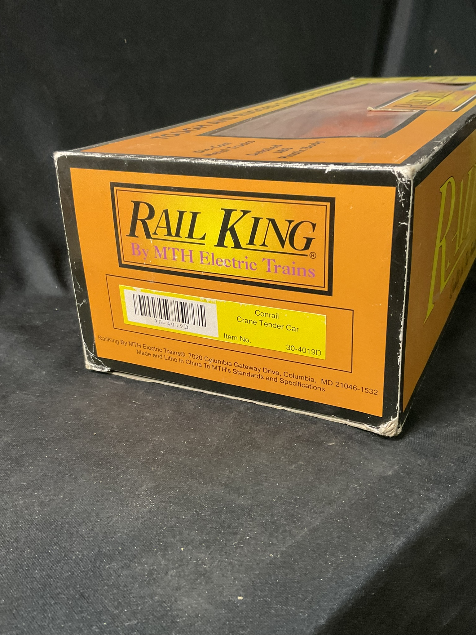 A Pair of RailKing by MTH Electric Trains O Gauge Conrail Crane Tender Cars