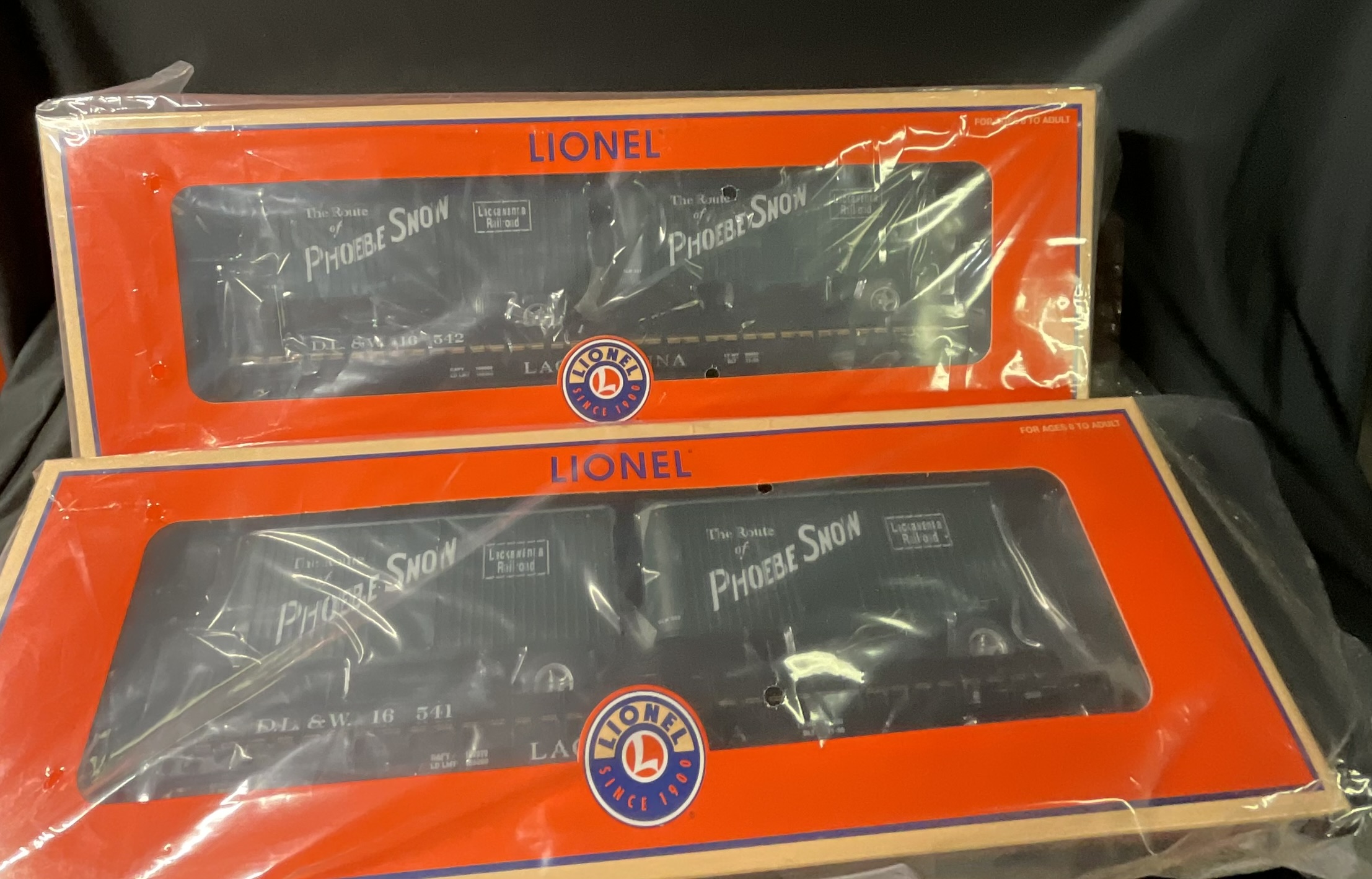 A Pair of Lionel O-Gauge Lackawanna PS-4 Flatcars with Phoebe Snow Piggyback Trailers