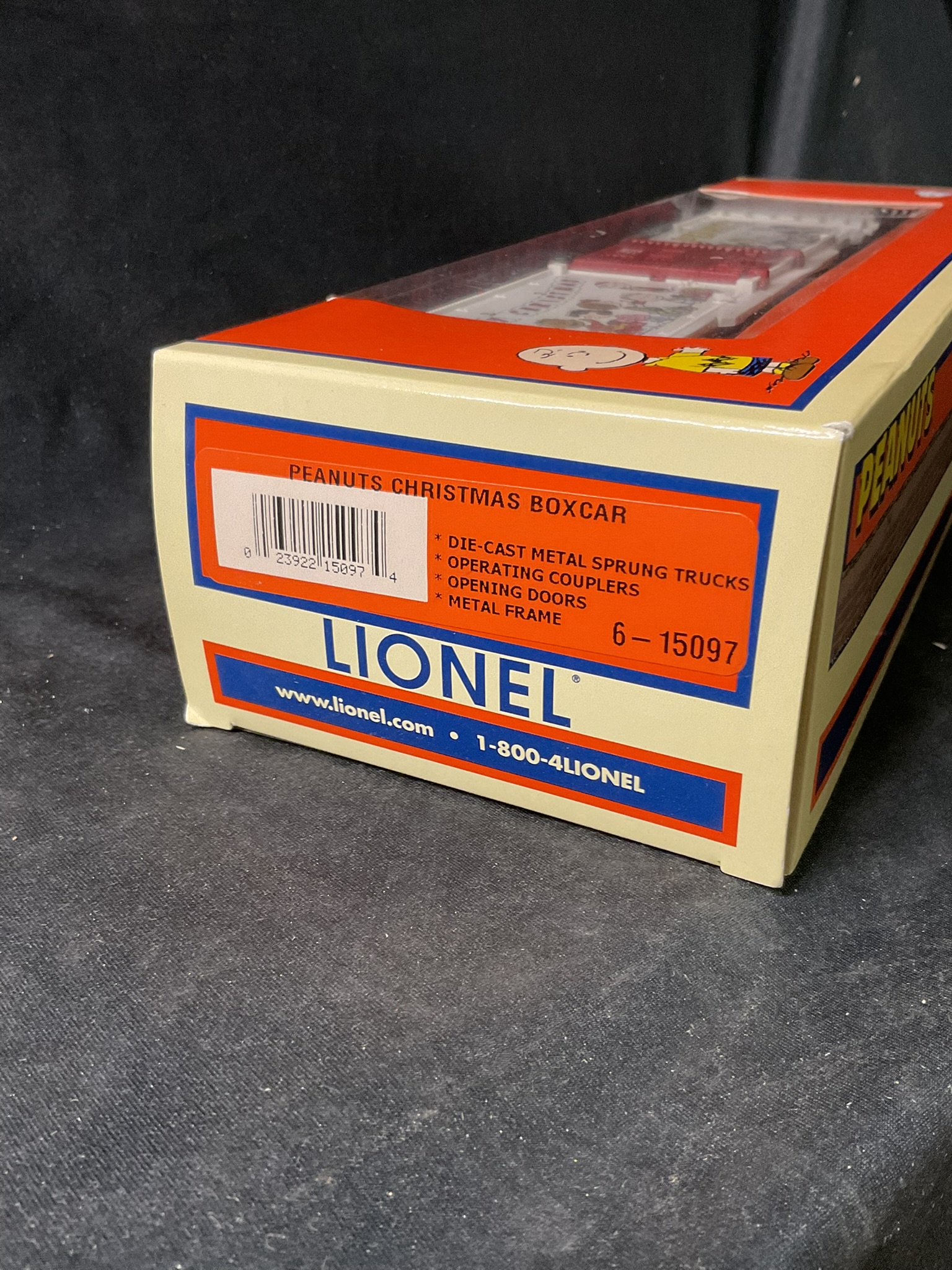 Lionel O-Gauge Peanuts Christmas Boxcar Model 6-15097 with Original Box